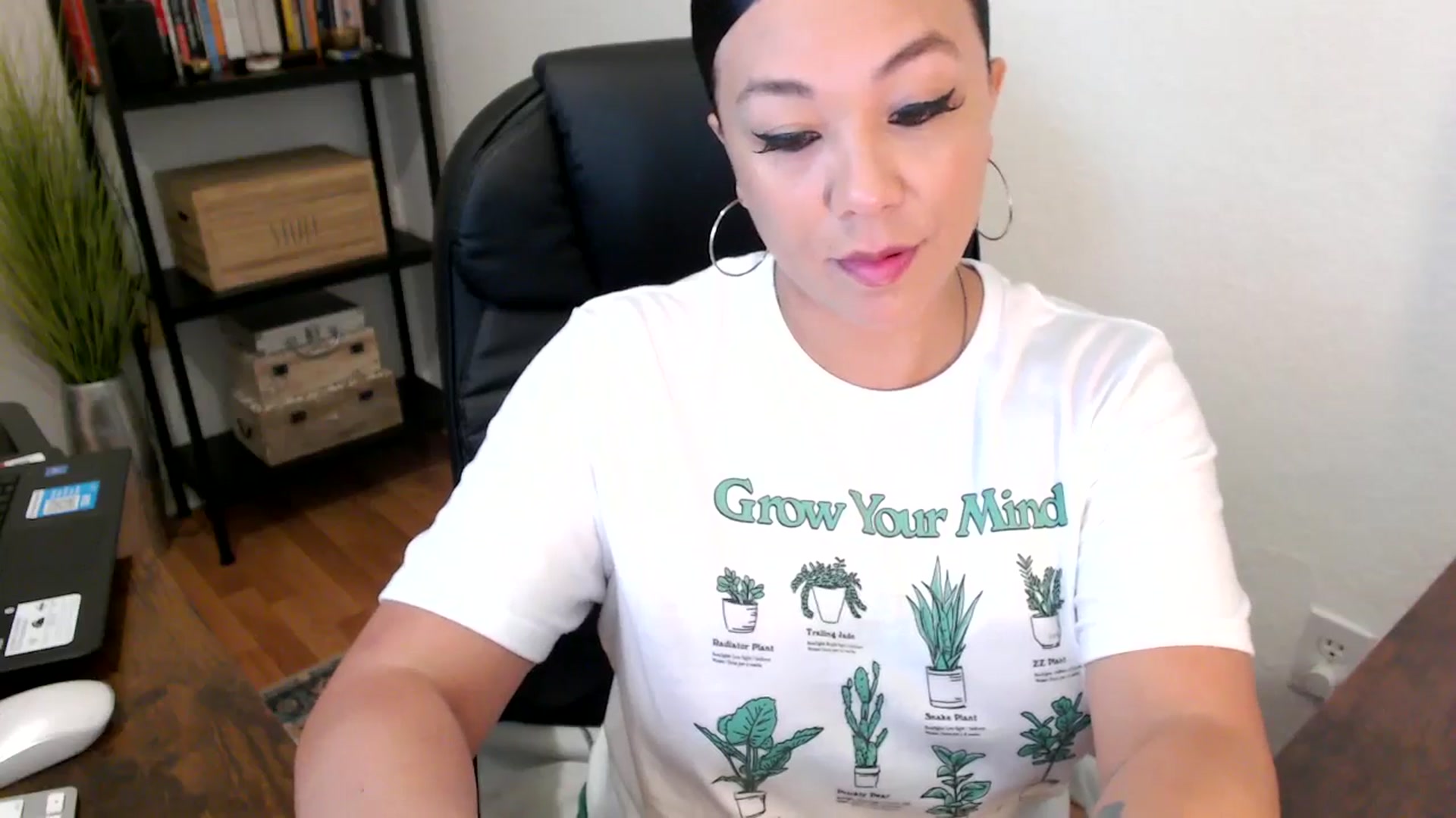Gallery image thumbnail from MickaylaMoon's myfreecams stream on, 08/07/2024, 14:06 image 15 of 20