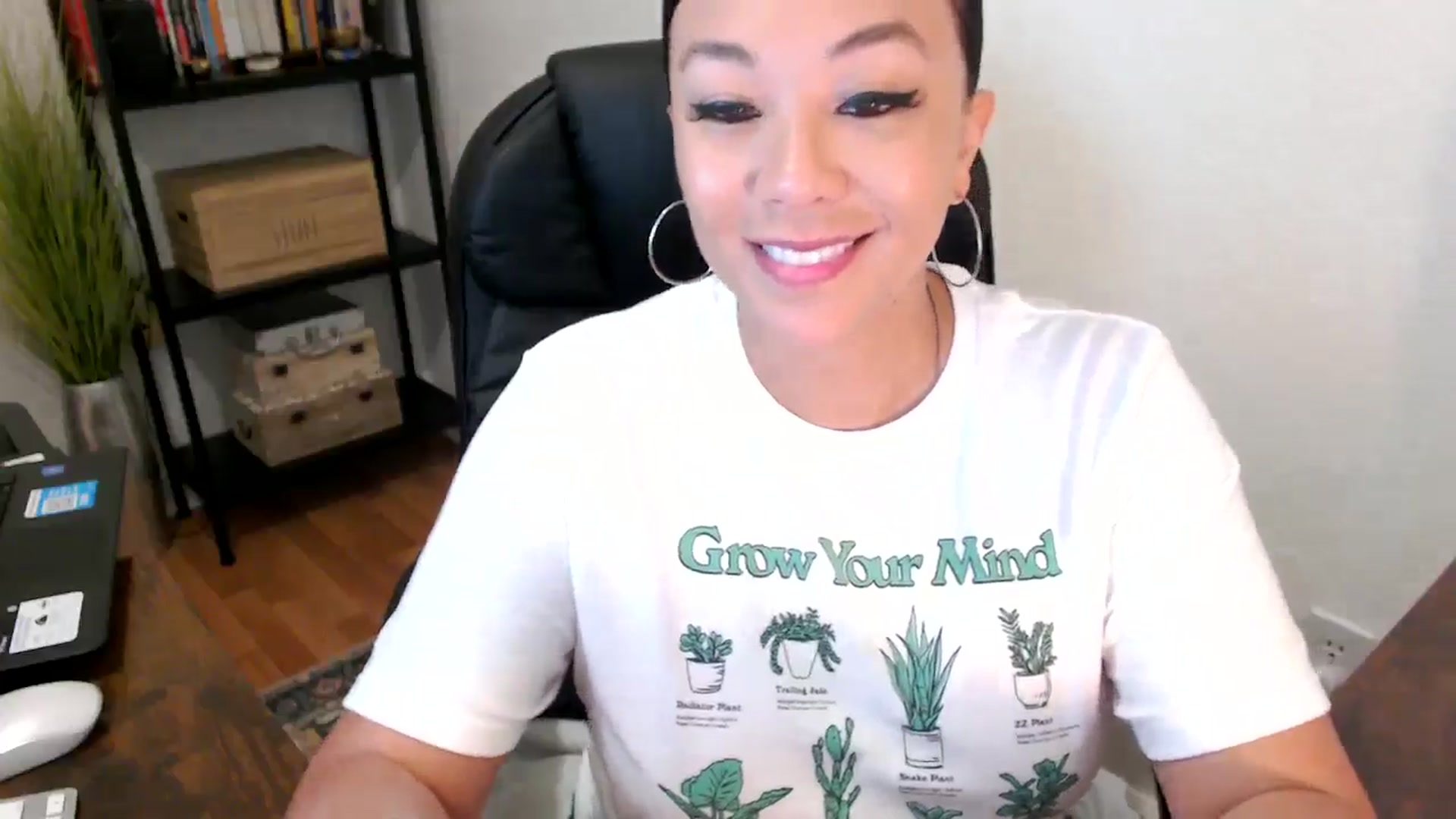 Gallery image thumbnail from MickaylaMoon's myfreecams stream on, 08/07/2024, 14:06 image 18 of 20