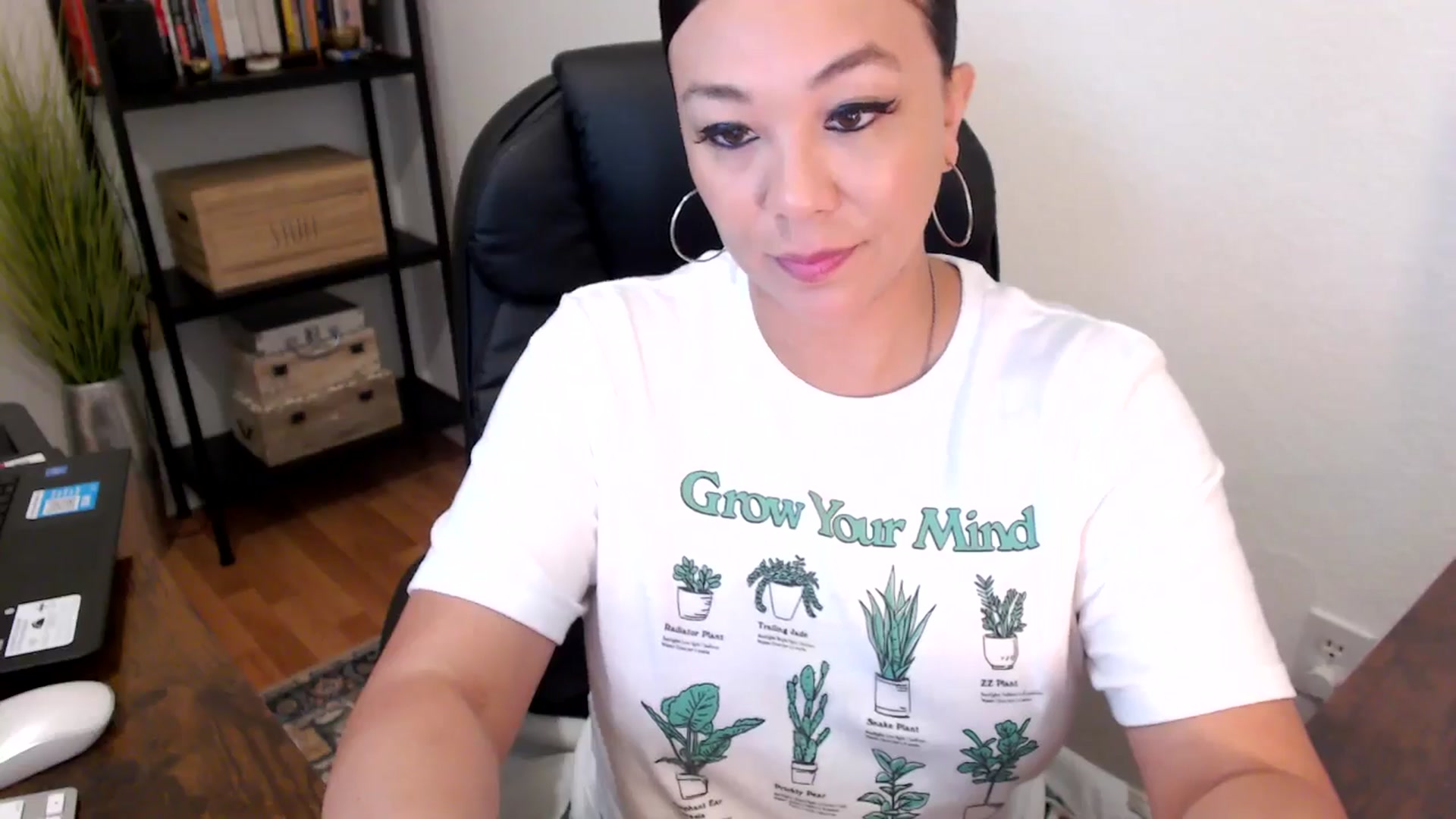 Gallery image thumbnail from MickaylaMoon's myfreecams stream on, 08/07/2024, 14:06 image 17 of 20