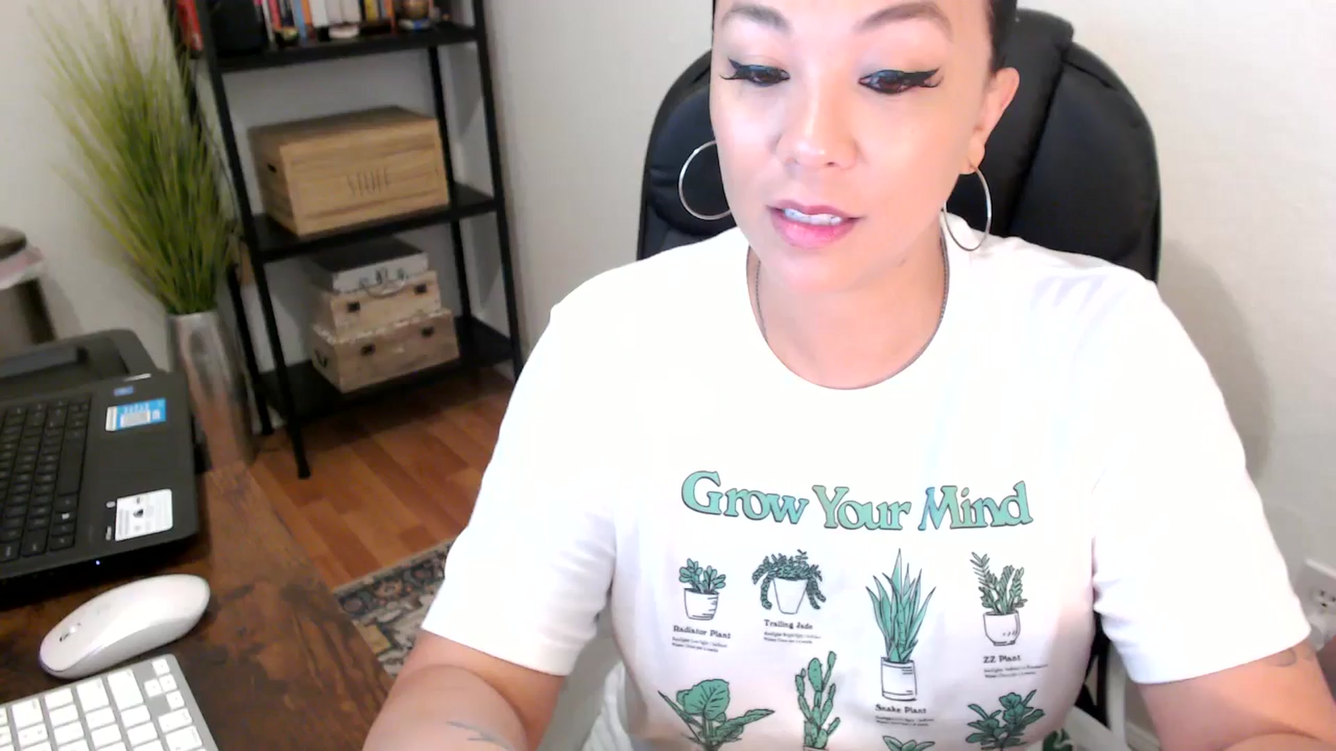 Gallery image thumbnail from MickaylaMoon's myfreecams stream on, 08/07/2024, 14:06 image 1 of 20