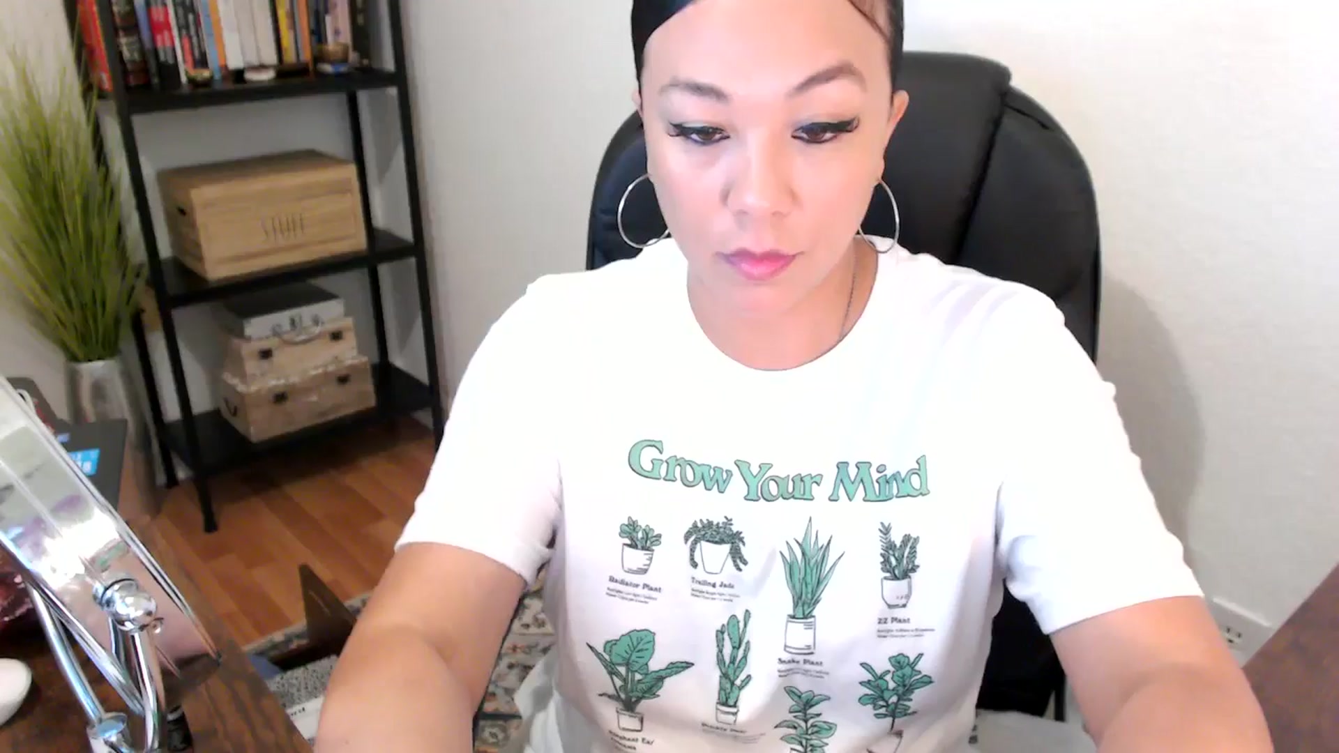 Gallery image thumbnail from MickaylaMoon's myfreecams stream on, 08/07/2024, 14:56 image 4 of 20