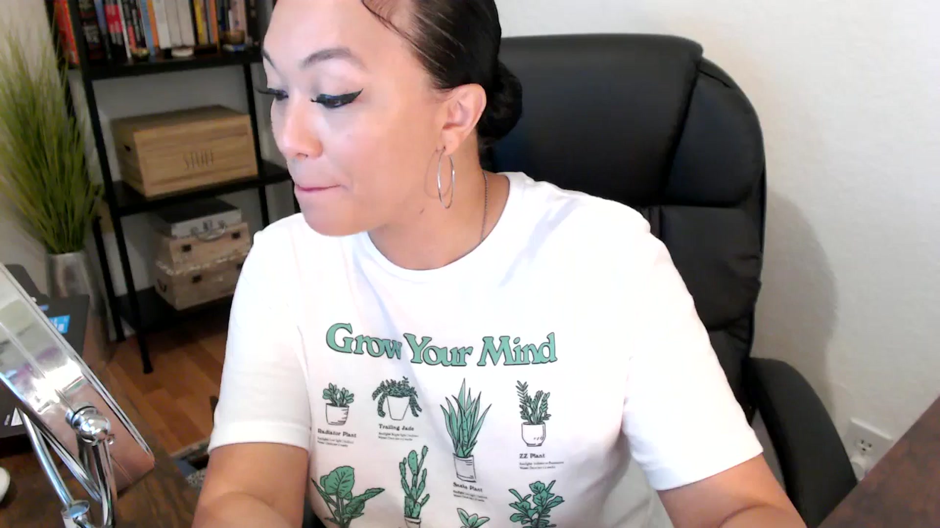 Gallery image thumbnail from MickaylaMoon's myfreecams stream on, 08/07/2024, 14:56 image 12 of 20