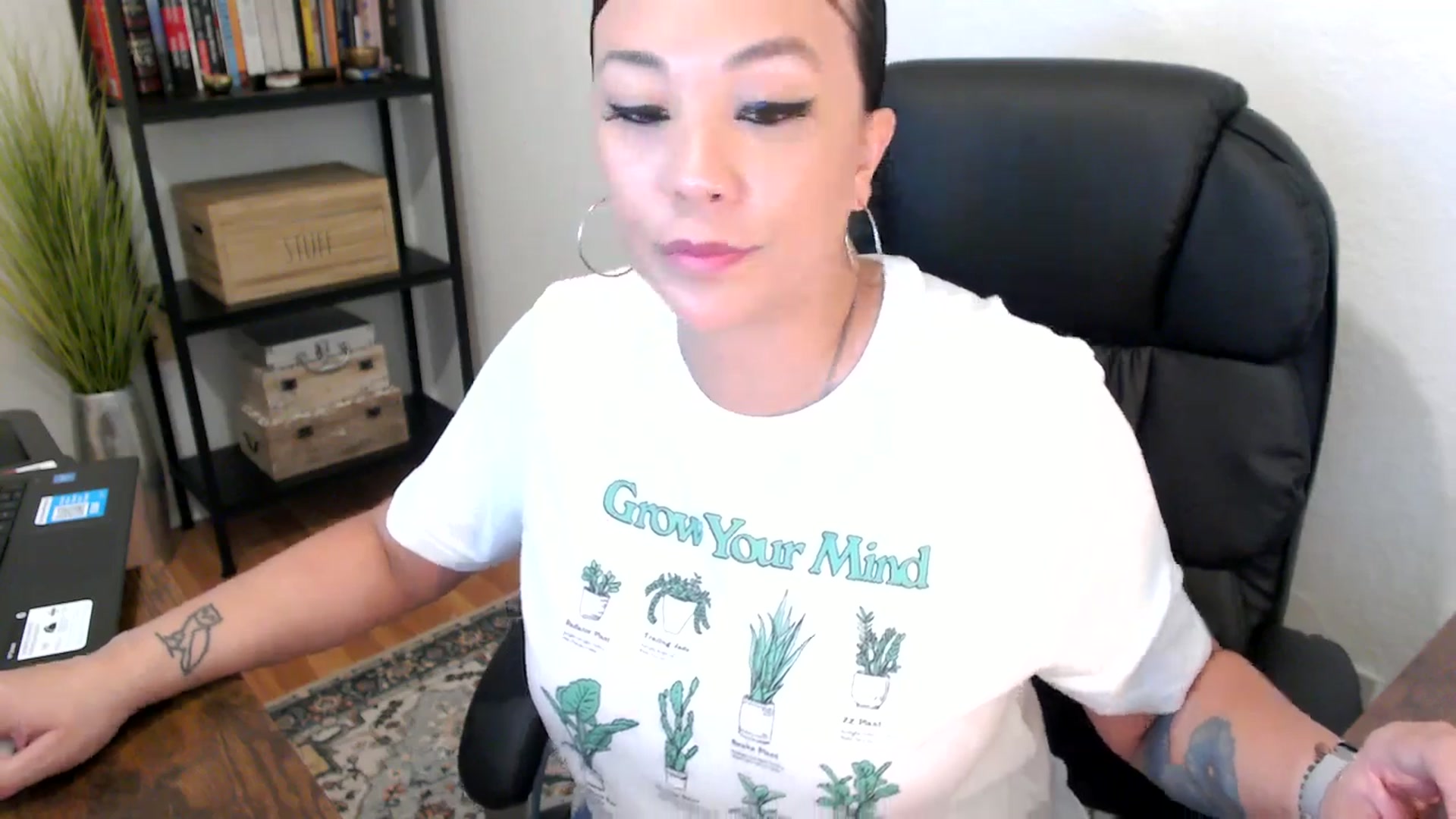Gallery image thumbnail from MickaylaMoon's myfreecams stream on, 08/07/2024, 16:42 image 18 of 20