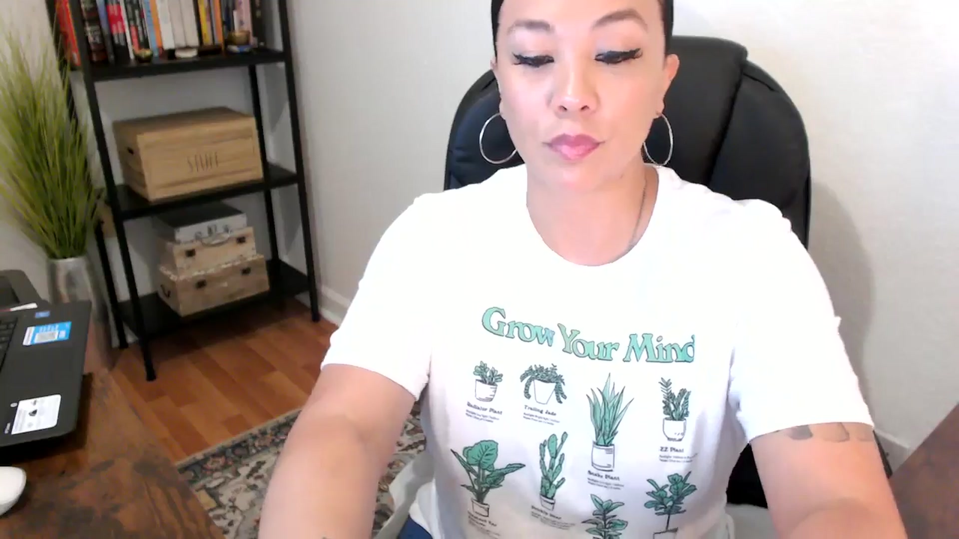 Gallery image thumbnail from MickaylaMoon's myfreecams stream on, 08/07/2024, 16:42 image 6 of 20
