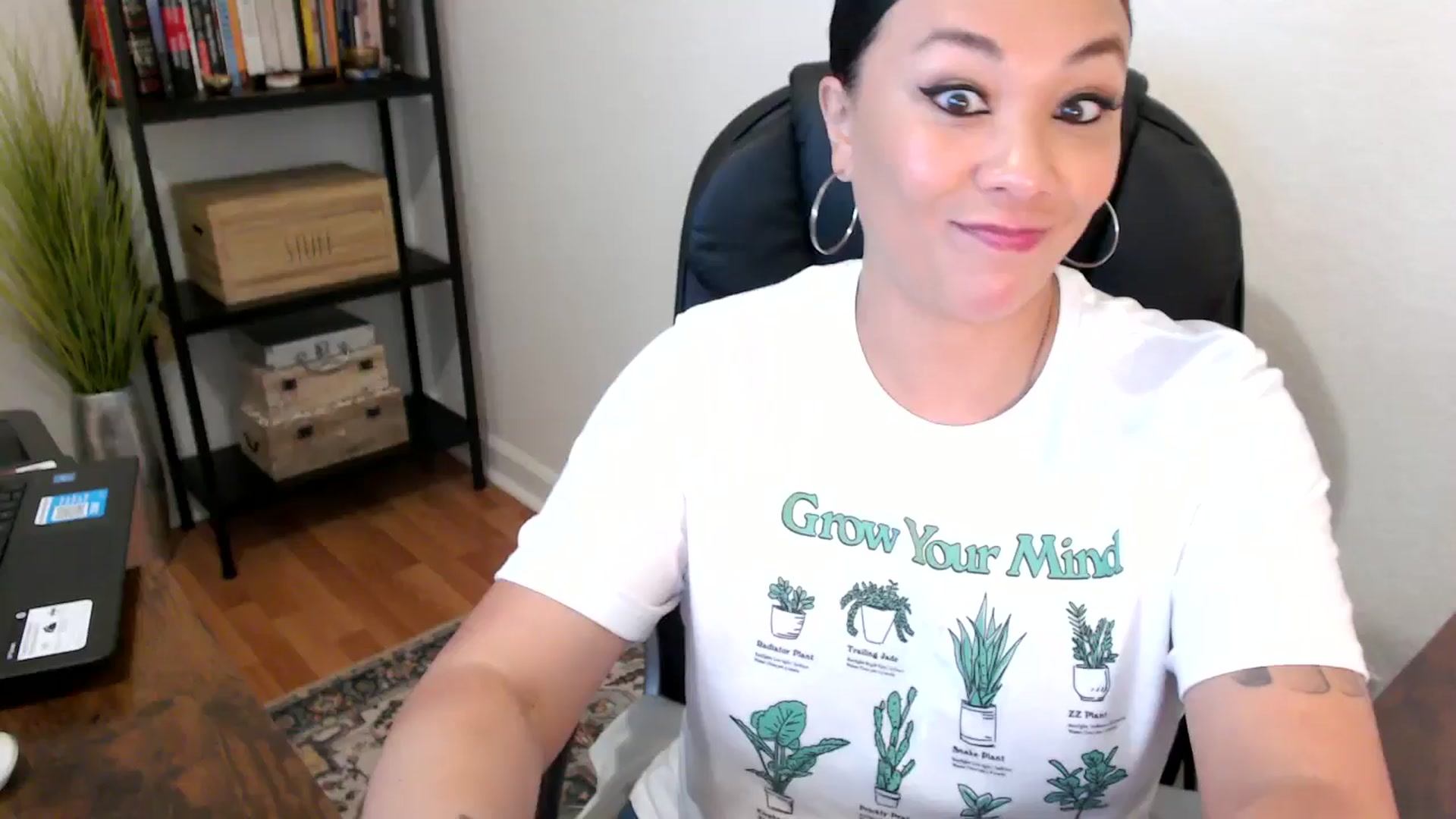 Gallery image thumbnail from MickaylaMoon's myfreecams stream on, 08/07/2024, 16:42 image 13 of 20