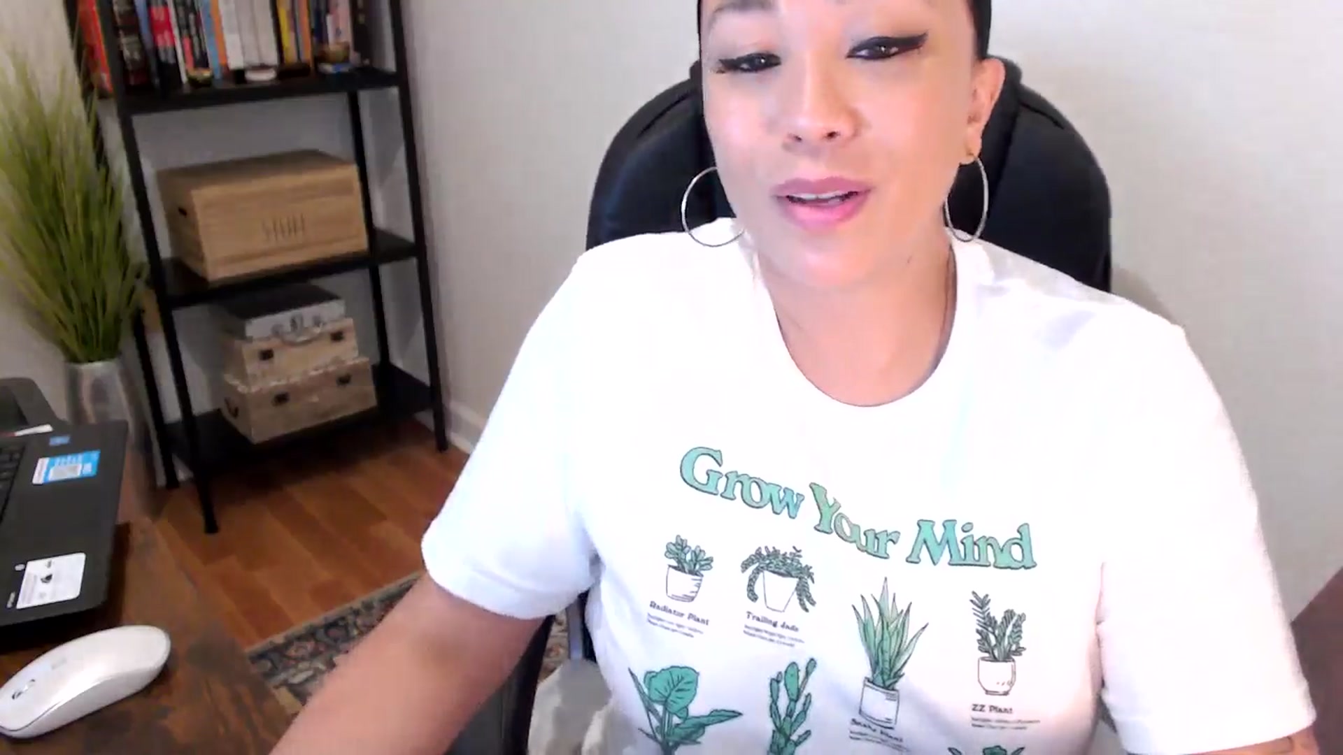 Gallery image thumbnail from MickaylaMoon's myfreecams stream on, 08/07/2024, 17:08 image 6 of 20