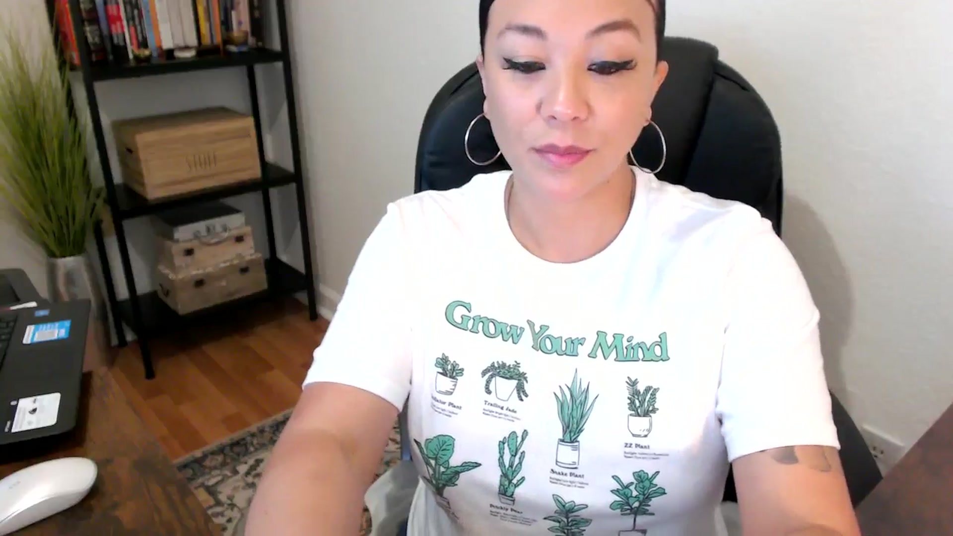 Gallery image thumbnail from MickaylaMoon's myfreecams stream on, 08/07/2024, 17:08 image 13 of 20