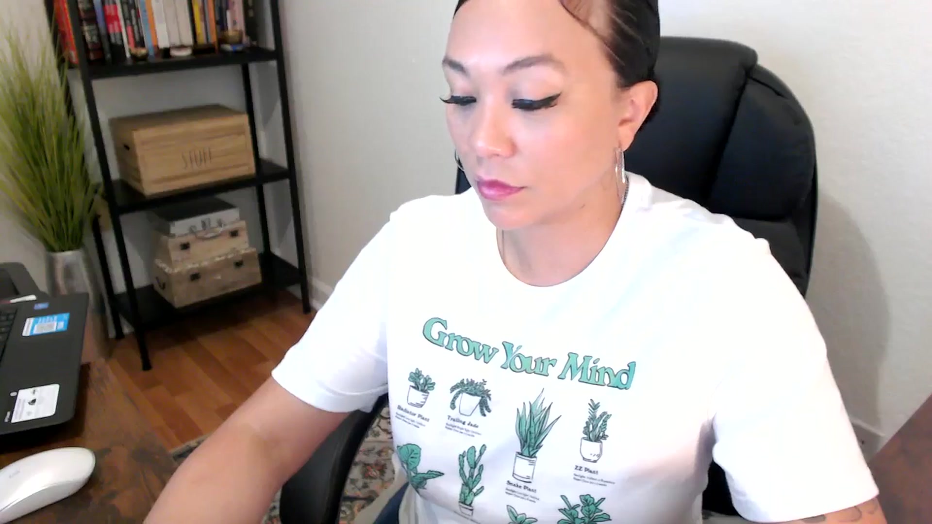 Gallery image thumbnail from MickaylaMoon's myfreecams stream on, 08/07/2024, 17:08 image 15 of 20