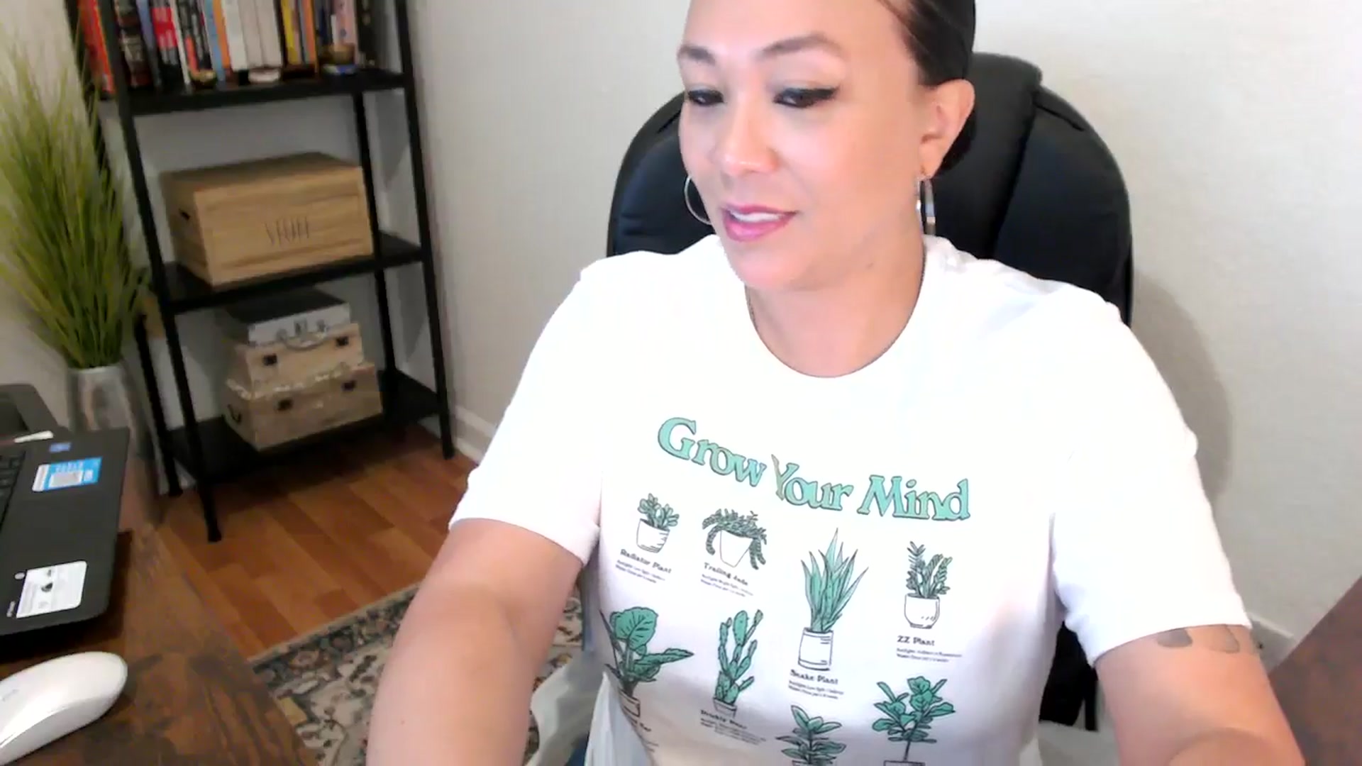 Gallery image thumbnail from MickaylaMoon's myfreecams stream on, 08/07/2024, 17:08 image 18 of 20