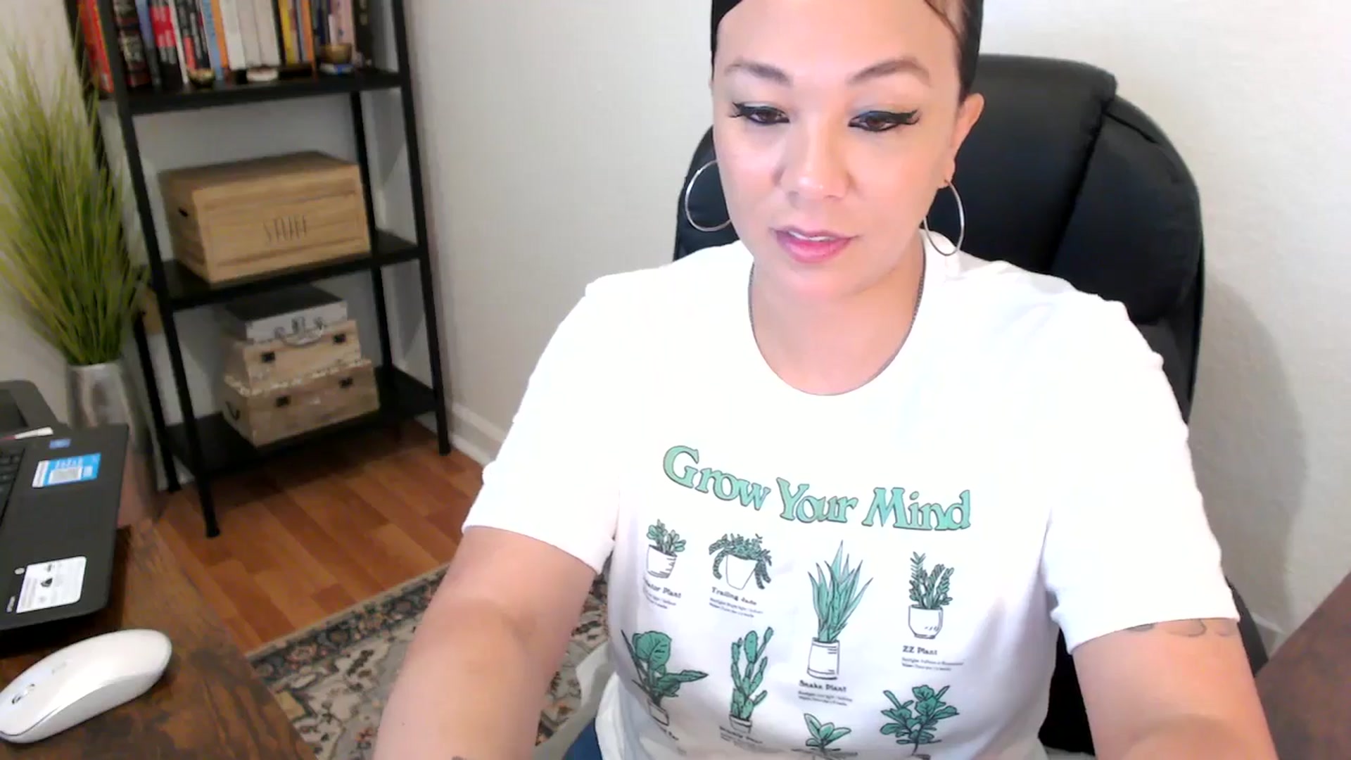 Gallery image thumbnail from MickaylaMoon's myfreecams stream on, 08/07/2024, 17:08 image 7 of 20