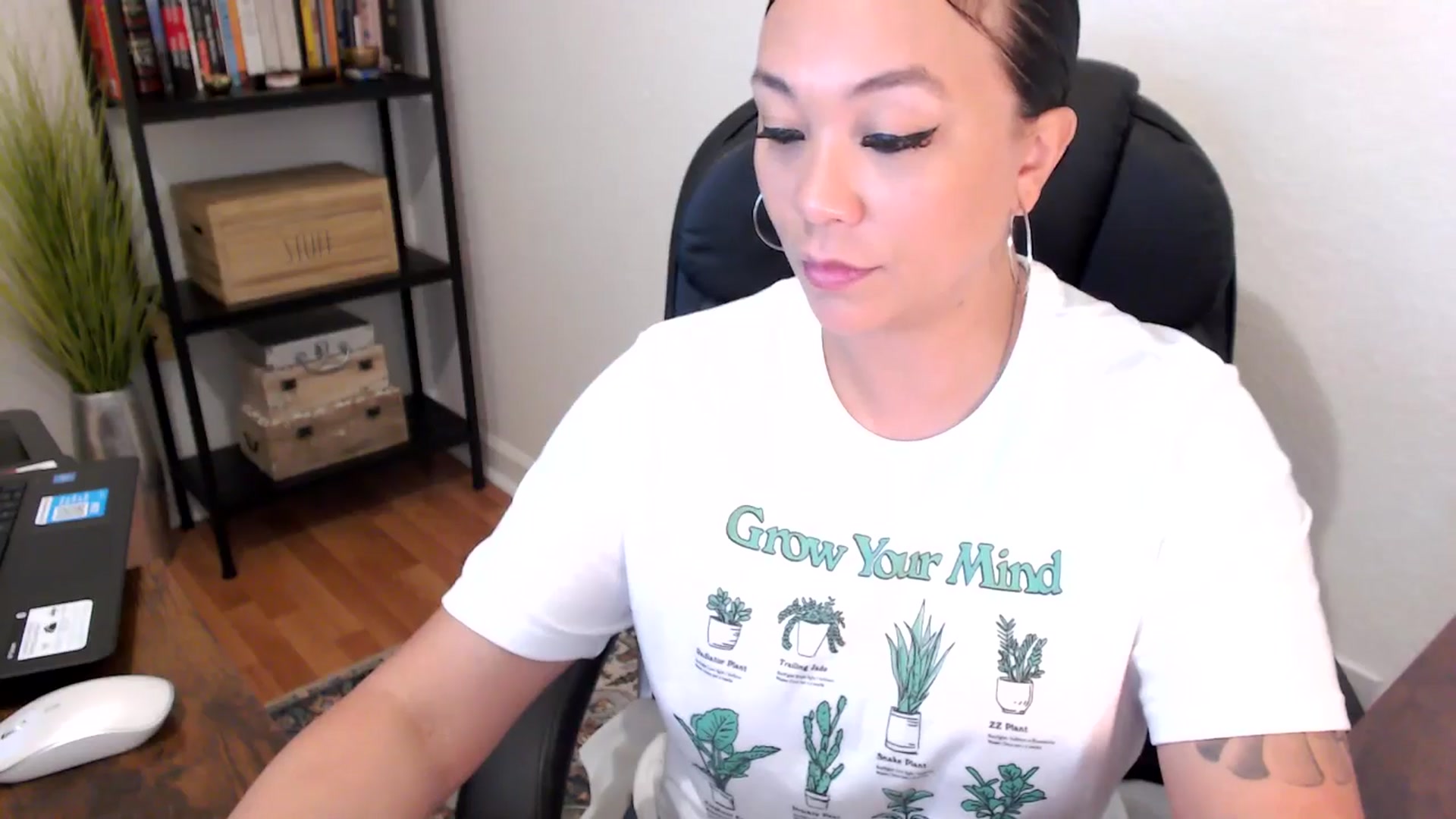 Gallery image thumbnail from MickaylaMoon's myfreecams stream on, 08/07/2024, 17:08 image 2 of 20