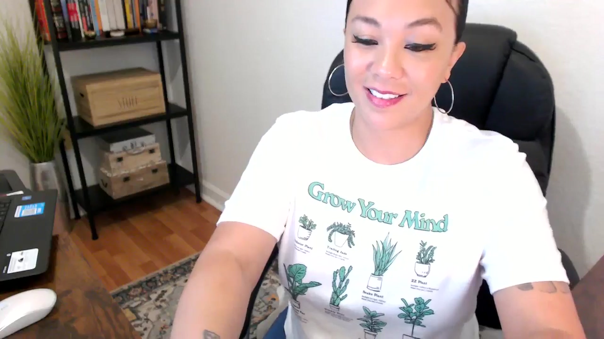 Gallery image thumbnail from MickaylaMoon's myfreecams stream on, 08/07/2024, 17:08 image 19 of 20
