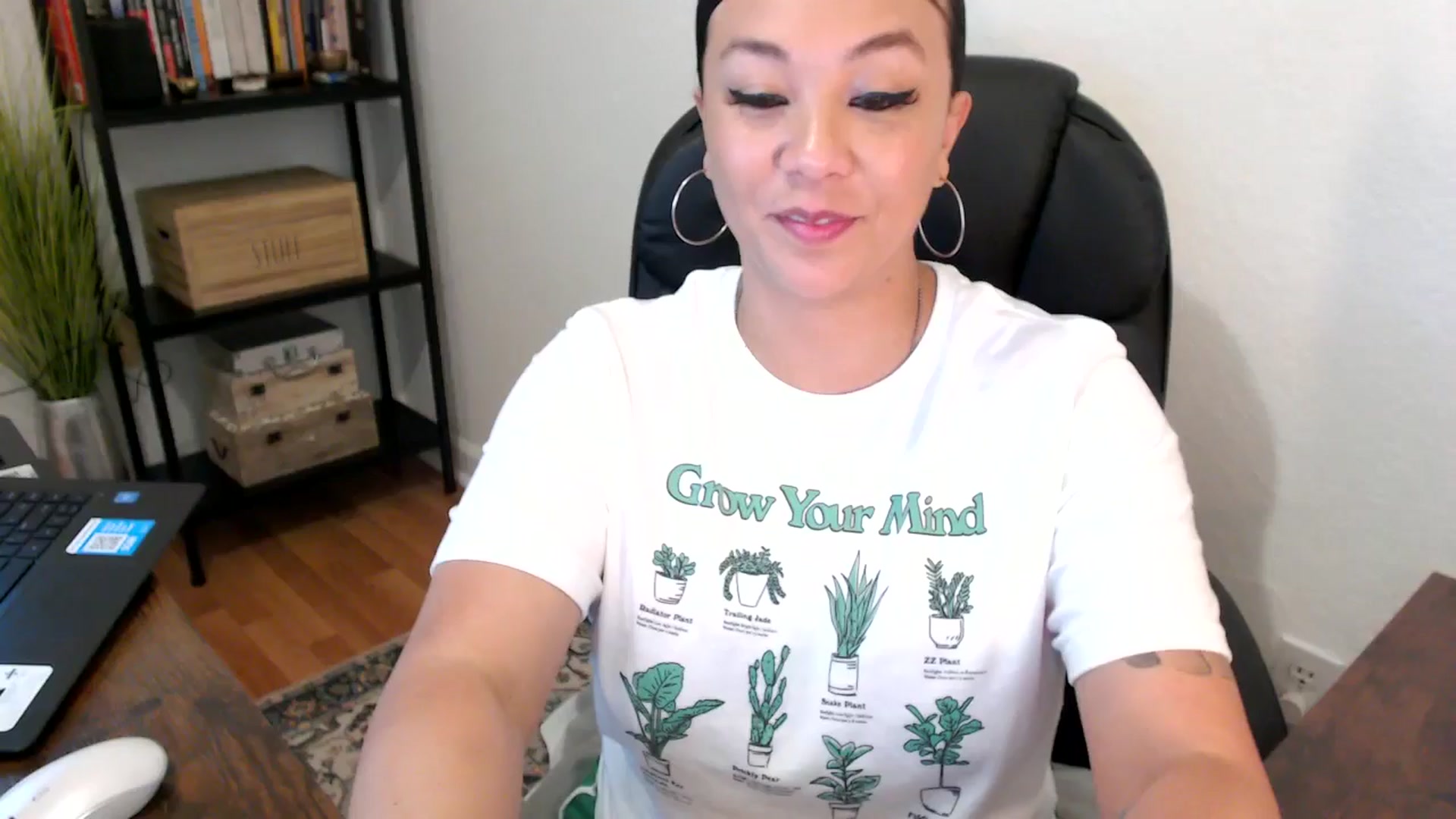 Gallery image thumbnail from MickaylaMoon's myfreecams stream on, 08/07/2024, 19:58 image 16 of 20