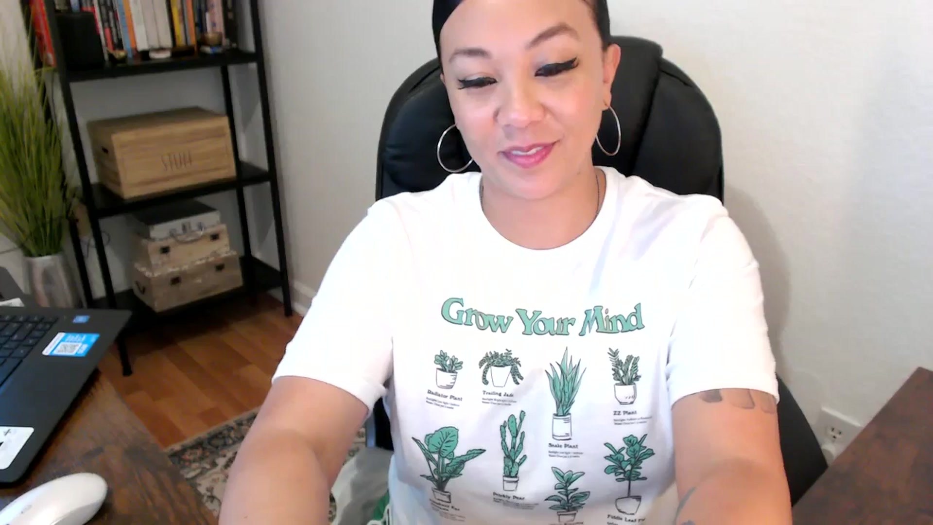 Gallery image thumbnail from MickaylaMoon's myfreecams stream on, 08/07/2024, 19:58 image 17 of 20