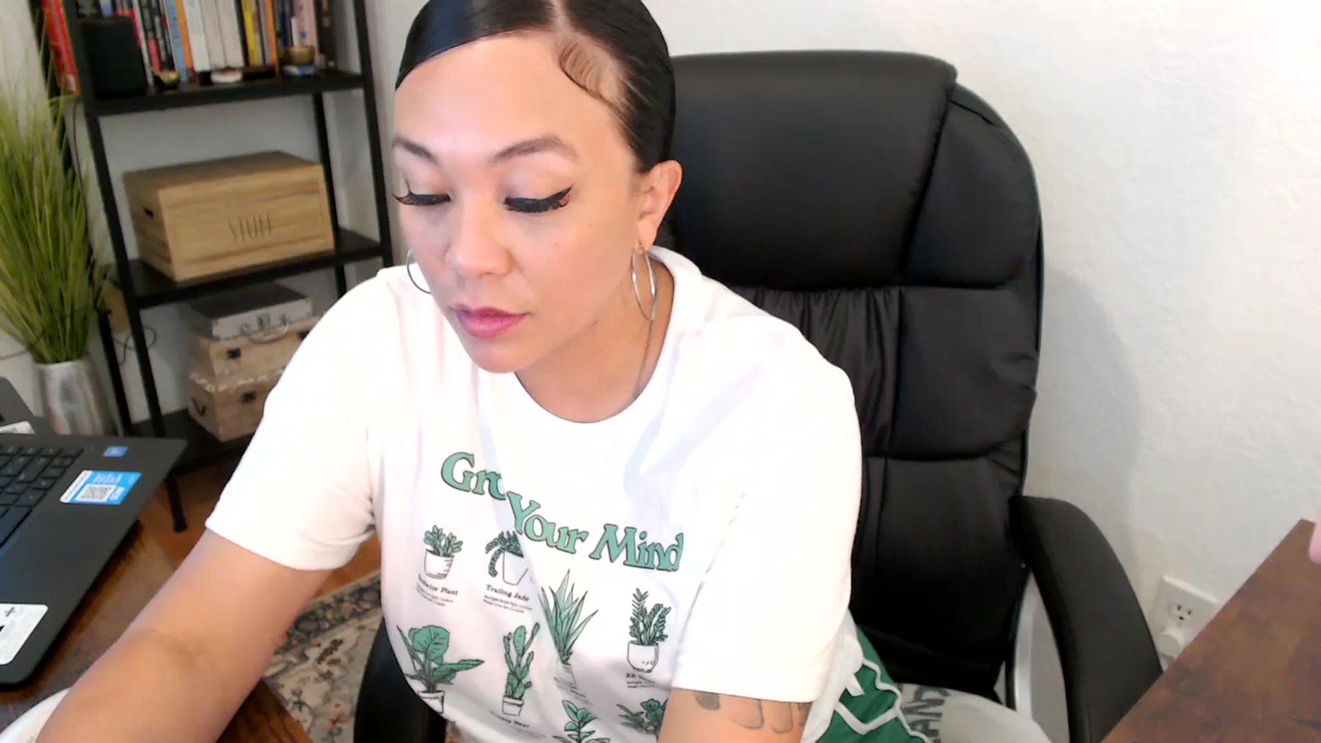 Gallery image thumbnail from MickaylaMoon's myfreecams stream on, 08/07/2024, 20:54 image 9 of 20