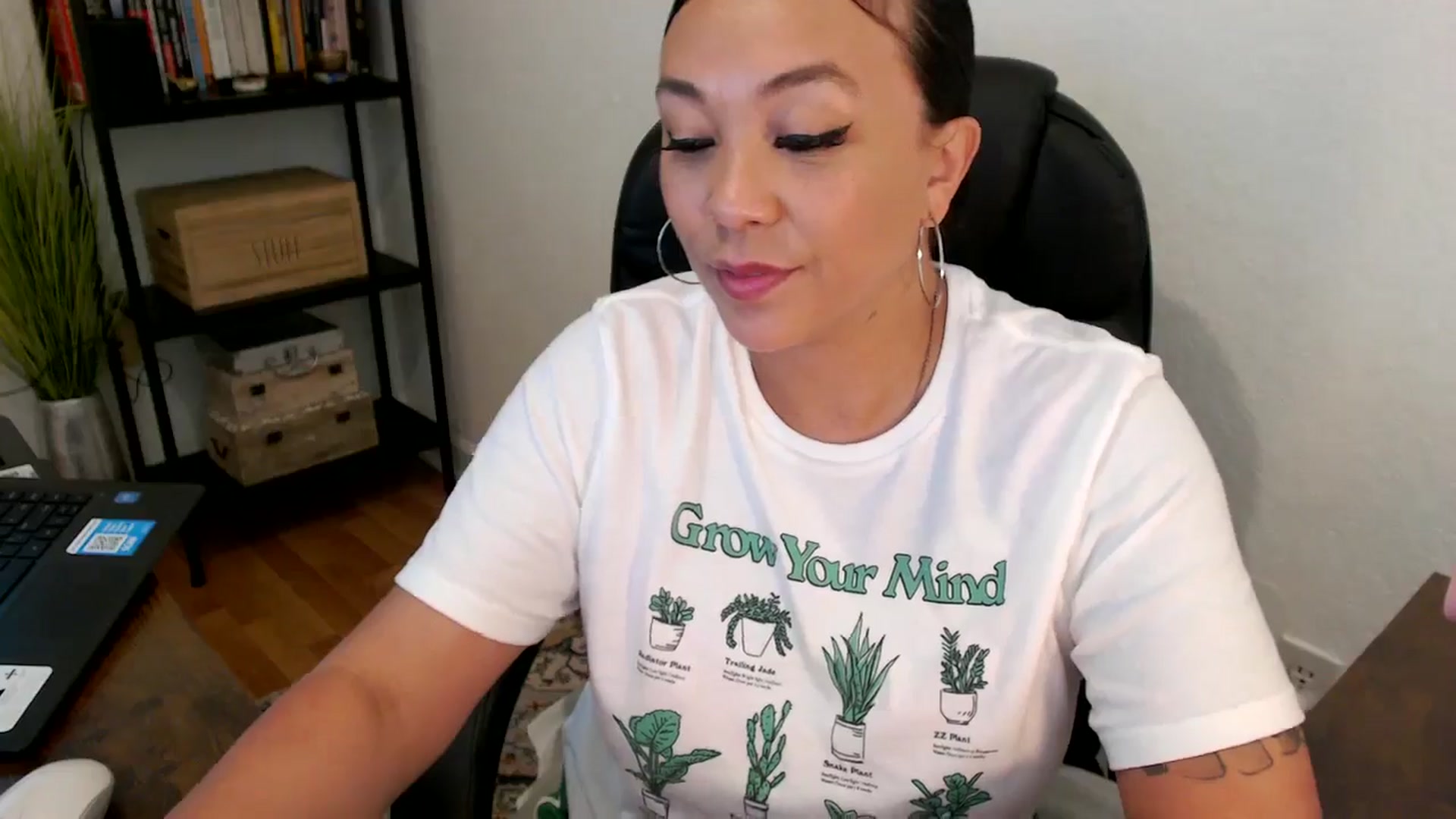 Gallery image thumbnail from MickaylaMoon's myfreecams stream on, 08/07/2024, 20:54 image 11 of 20