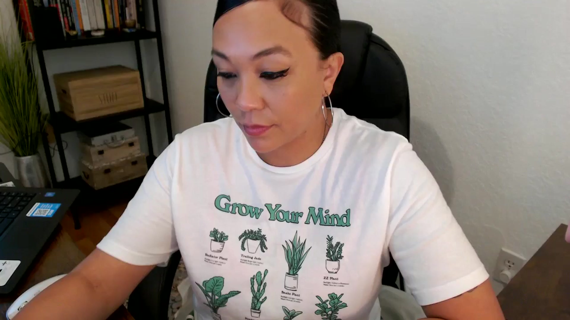 Gallery image thumbnail from MickaylaMoon's myfreecams stream on, 08/07/2024, 20:54 image 18 of 20