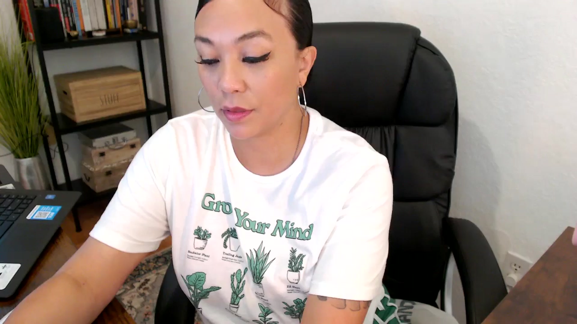 Gallery image thumbnail from MickaylaMoon's myfreecams stream on, 08/07/2024, 20:54 image 8 of 20