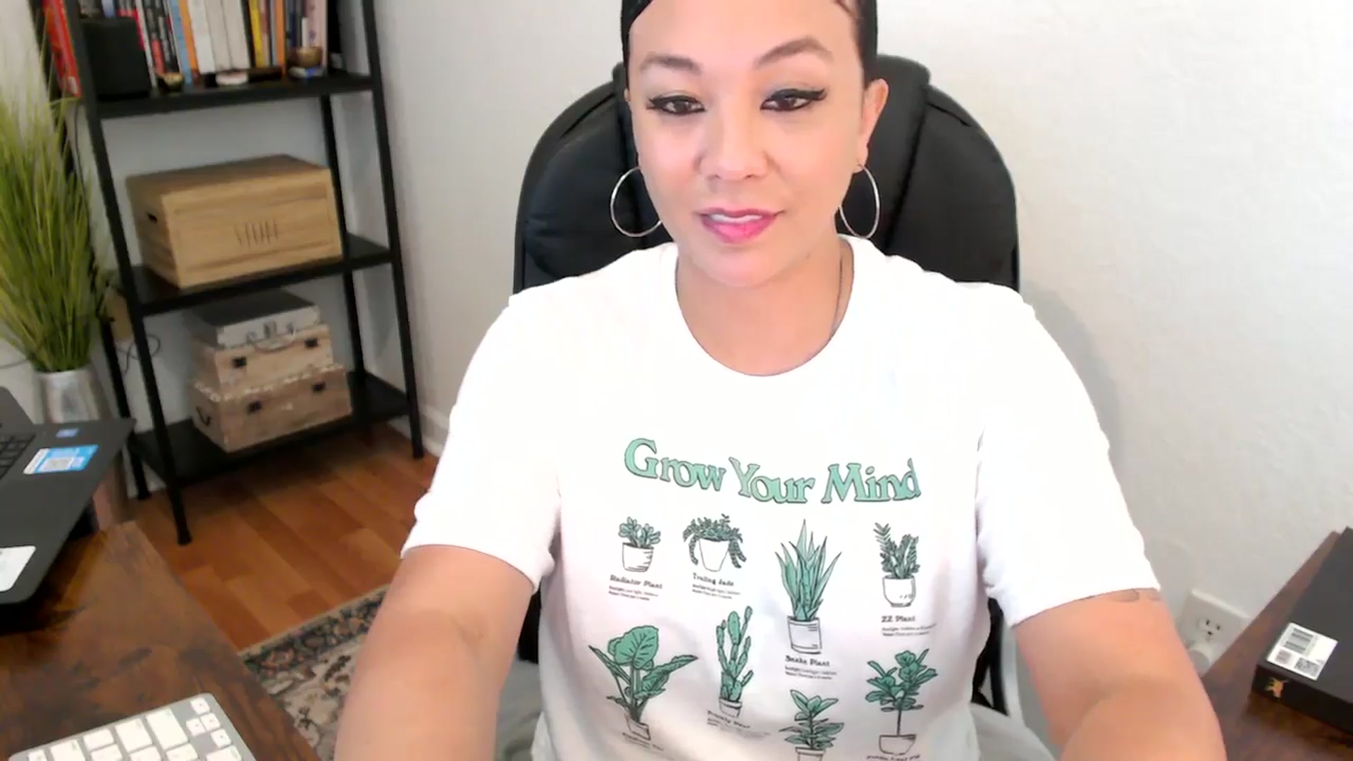 Gallery image thumbnail from MickaylaMoon's myfreecams stream on, 08/07/2024, 22:03 image 16 of 20