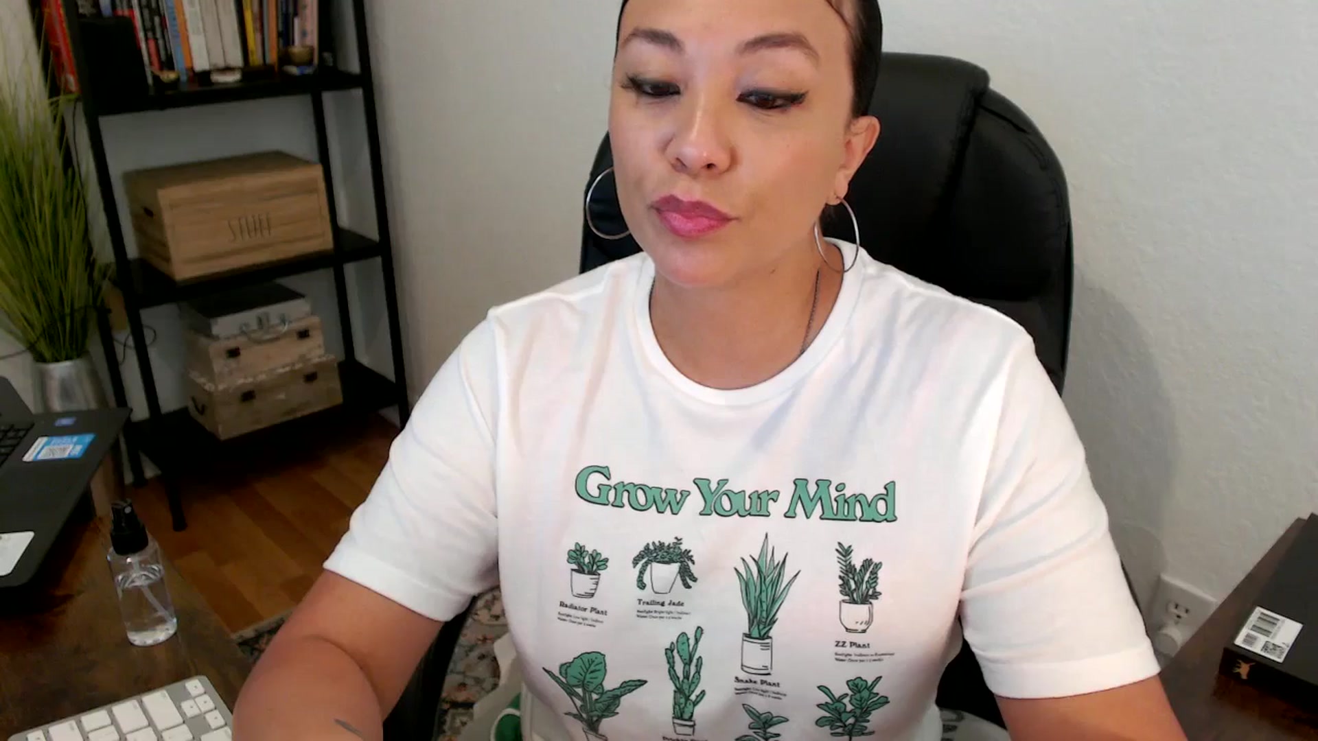 Gallery image thumbnail from MickaylaMoon's myfreecams stream on, 08/07/2024, 22:03 image 17 of 20