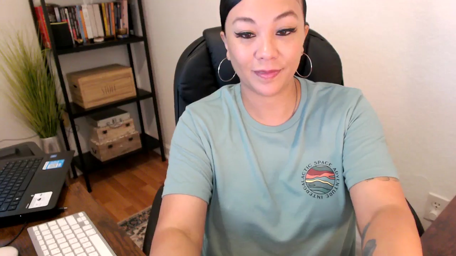 Gallery image thumbnail from MickaylaMoon's myfreecams stream on, 08/08/2024, 14:10 image 19 of 20