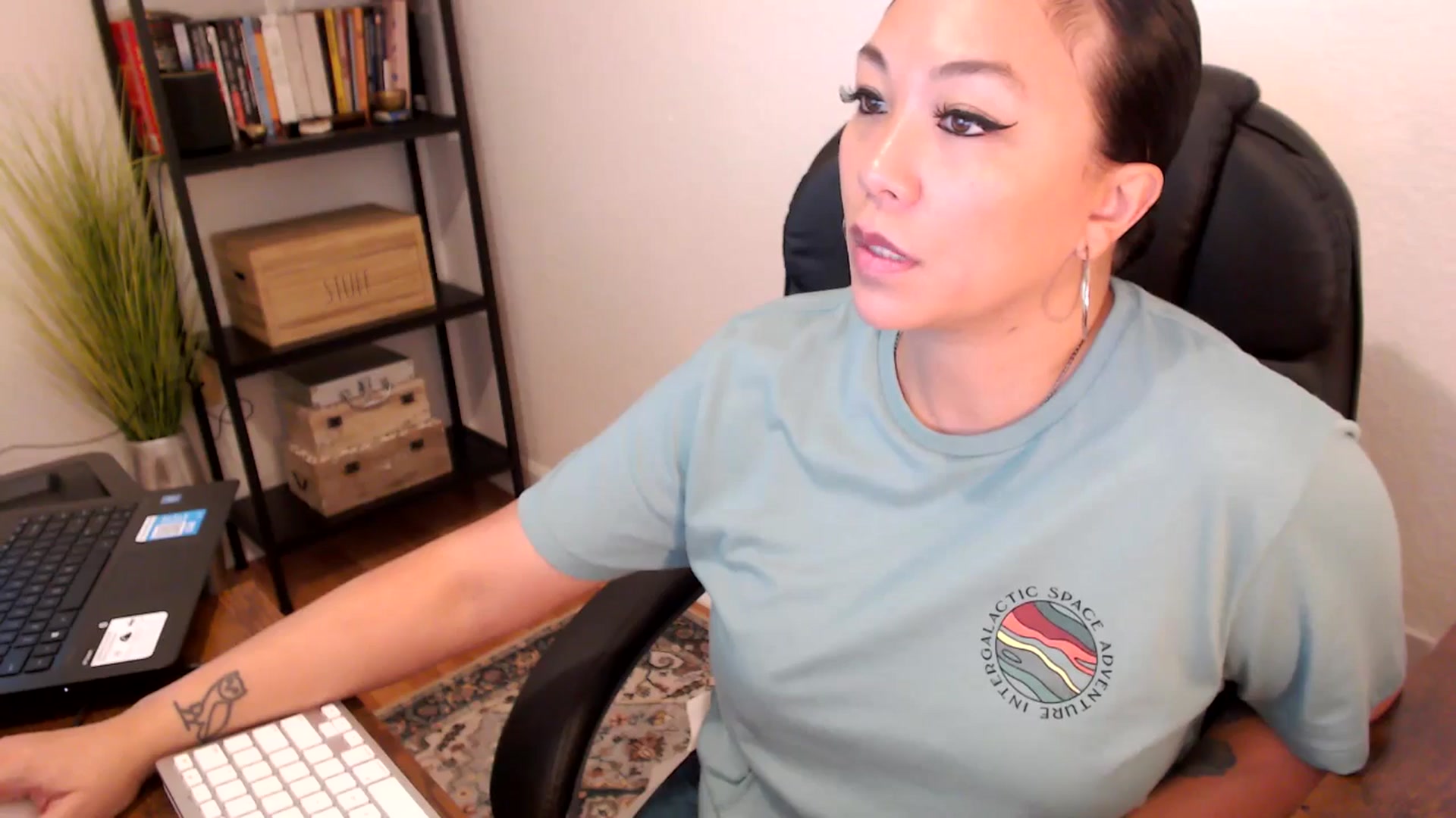Gallery image thumbnail from MickaylaMoon's myfreecams stream on, 08/08/2024, 14:10 image 11 of 20