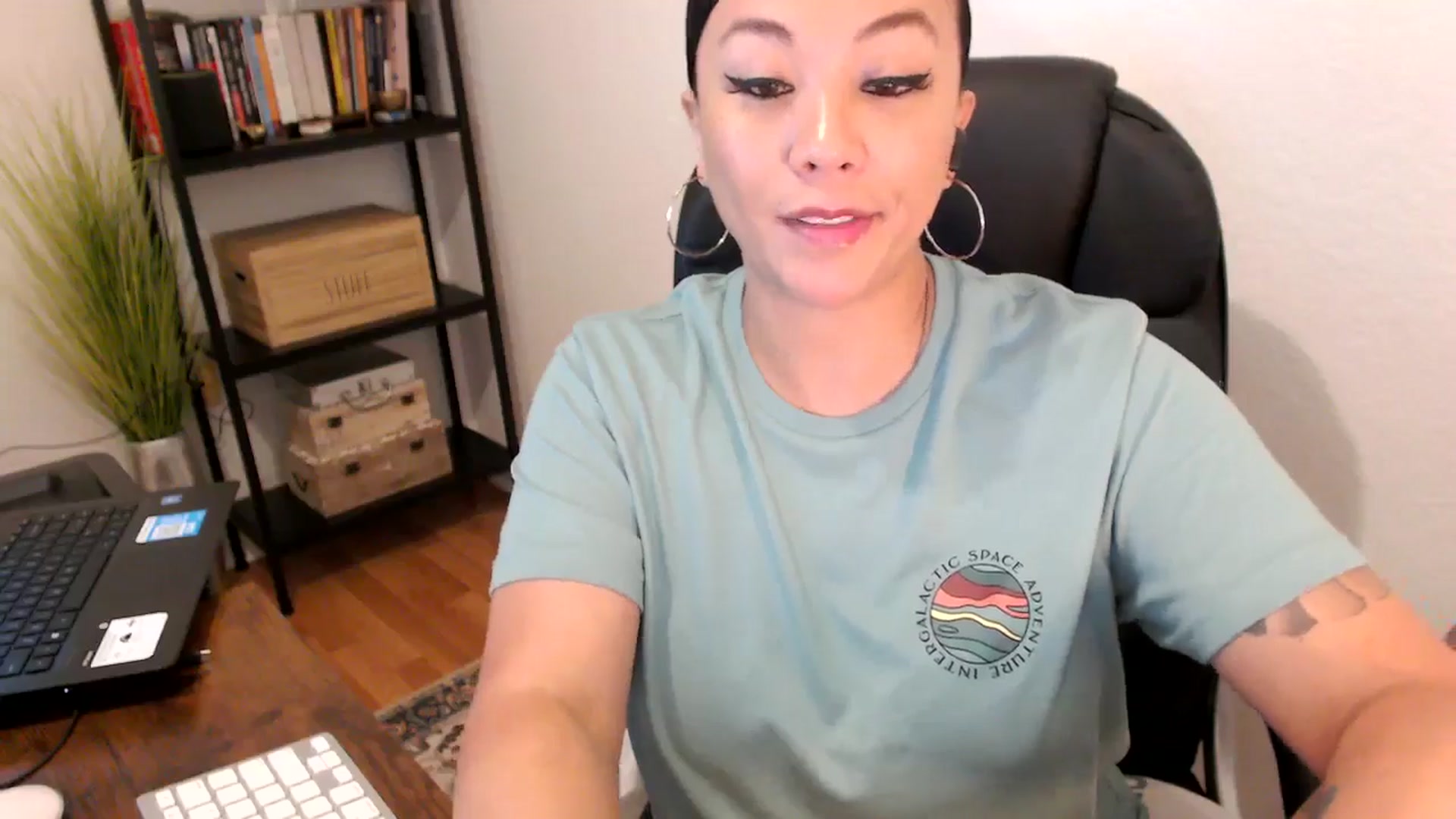 Gallery image thumbnail from MickaylaMoon's myfreecams stream on, 08/08/2024, 14:10 image 4 of 20