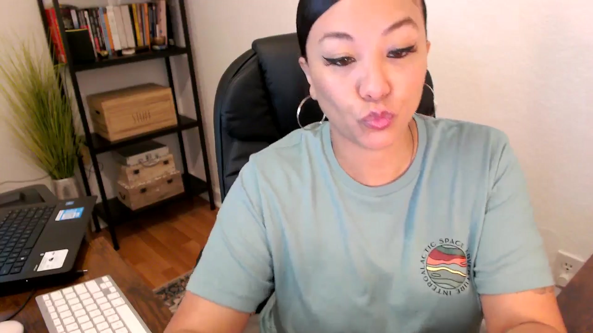 Gallery image thumbnail from MickaylaMoon's myfreecams stream on, 08/08/2024, 14:10 image 15 of 20