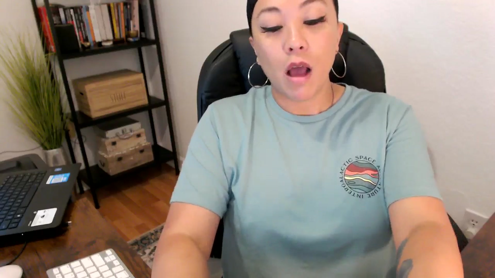 Gallery image thumbnail from MickaylaMoon's myfreecams stream on, 08/08/2024, 14:10 image 7 of 20