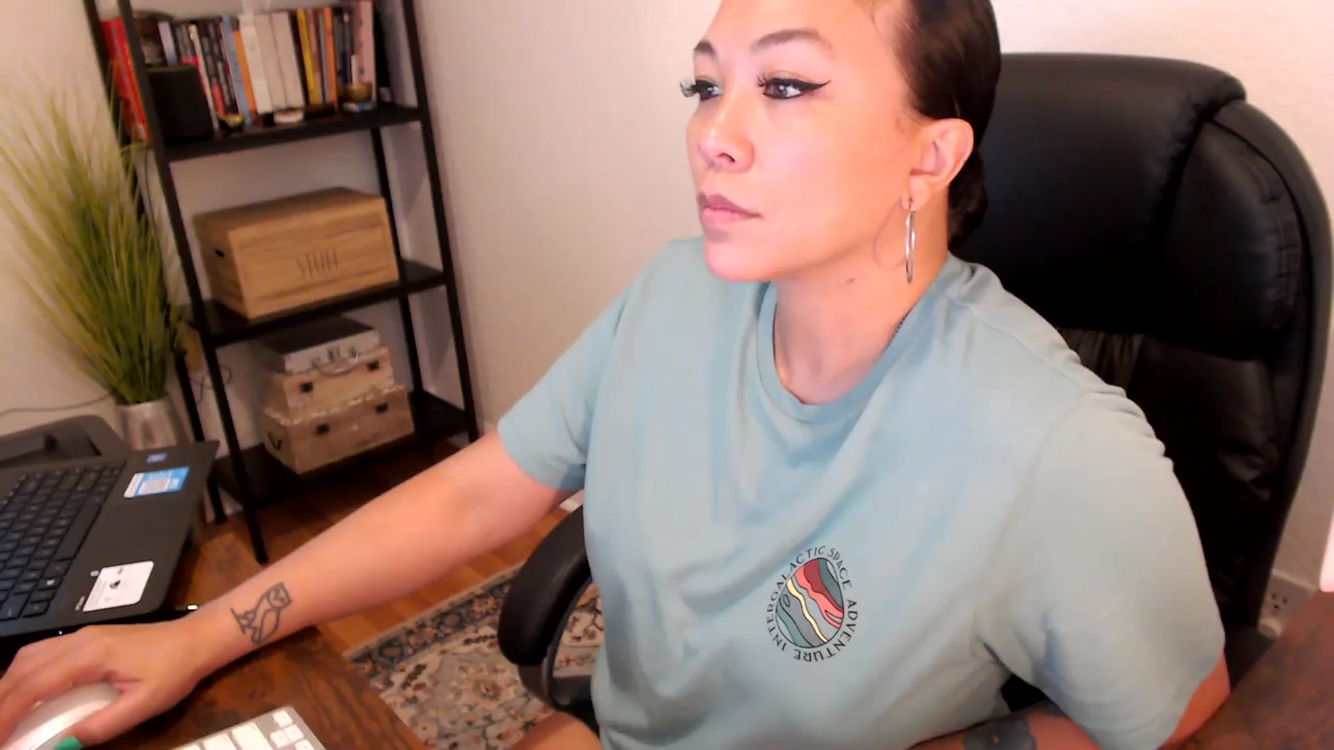 Gallery image thumbnail from MickaylaMoon's myfreecams stream on, 08/08/2024, 15:03 image 19 of 20