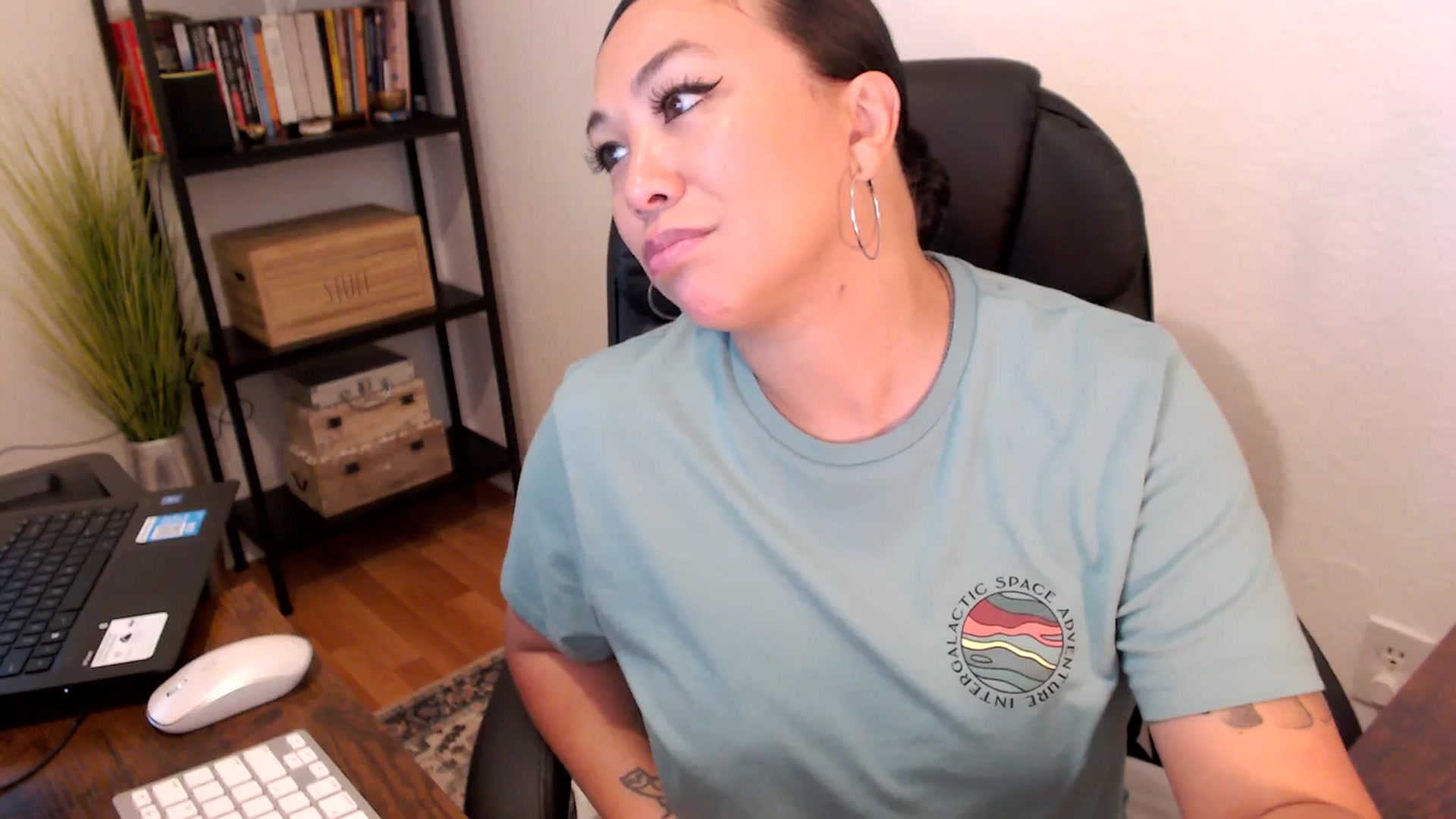 Gallery image thumbnail from MickaylaMoon's myfreecams stream on, 08/08/2024, 15:03 image 3 of 20