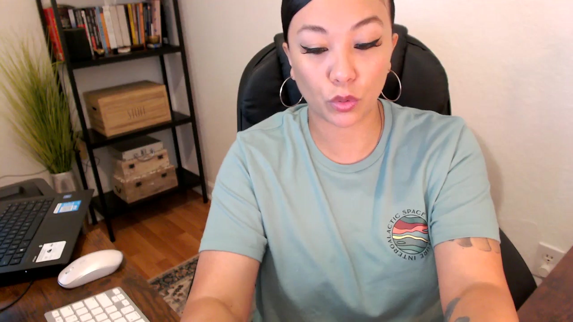 Gallery image thumbnail from MickaylaMoon's myfreecams stream on, 08/08/2024, 15:03 image 2 of 20