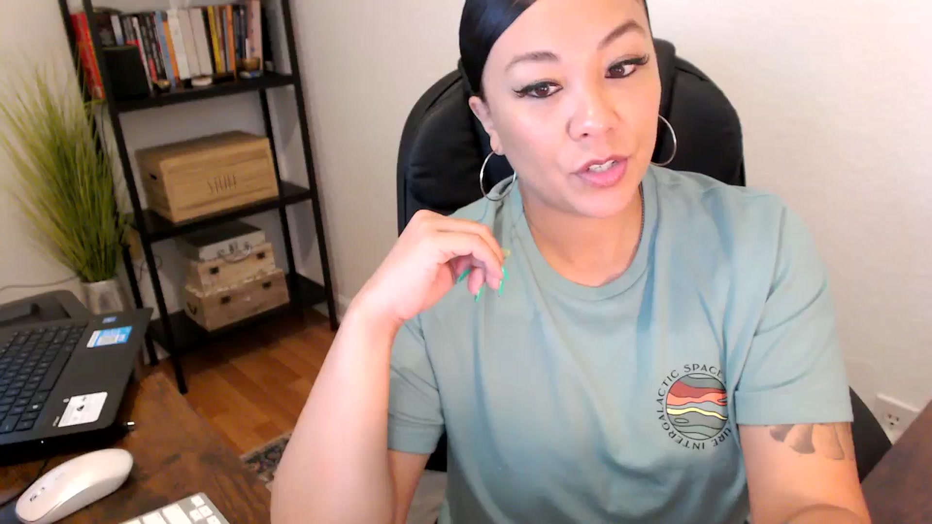 Gallery image thumbnail from MickaylaMoon's myfreecams stream on, 08/08/2024, 15:03 image 11 of 20