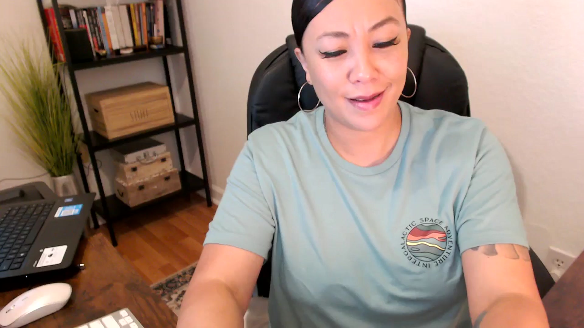 Gallery image thumbnail from MickaylaMoon's myfreecams stream on, 08/08/2024, 15:03 image 9 of 20
