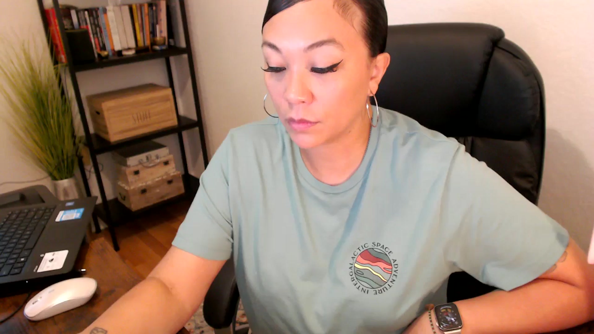 Gallery image thumbnail from MickaylaMoon's myfreecams stream on, 08/08/2024, 15:03 image 18 of 20