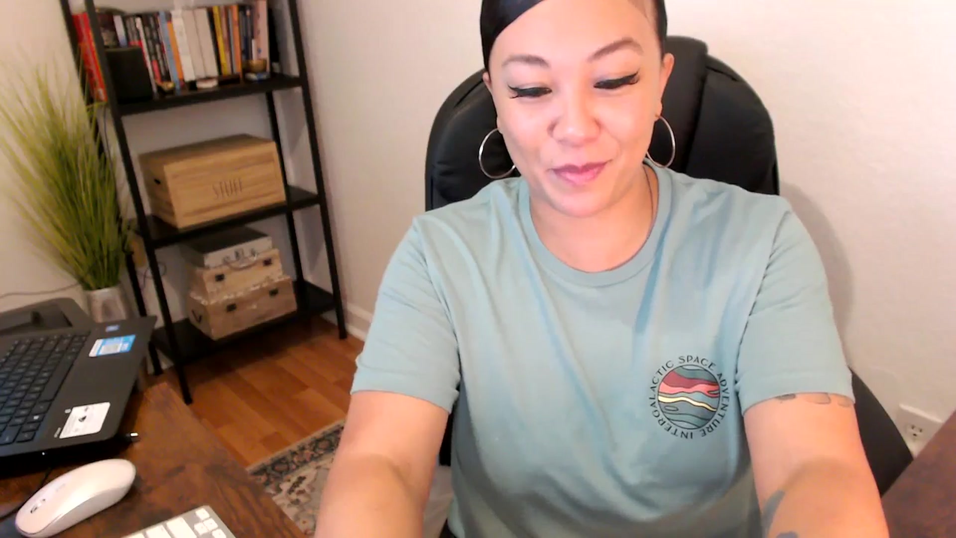 Gallery image thumbnail from MickaylaMoon's myfreecams stream on, 08/08/2024, 15:03 image 10 of 20