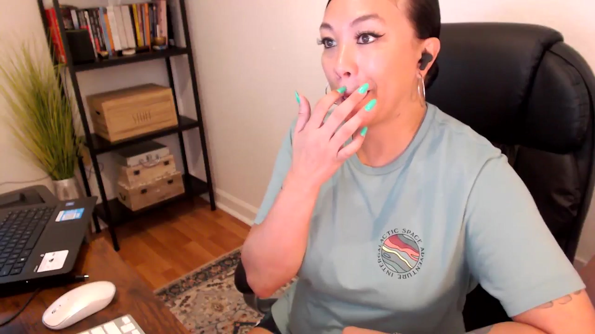 Gallery image thumbnail from MickaylaMoon's myfreecams stream on, 08/08/2024, 15:41 image 3 of 20