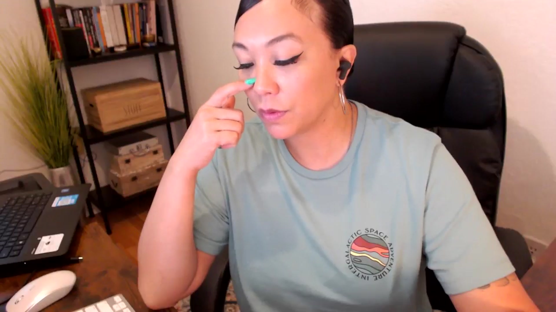 Gallery image thumbnail from MickaylaMoon's myfreecams stream on, 08/08/2024, 15:41 image 17 of 20