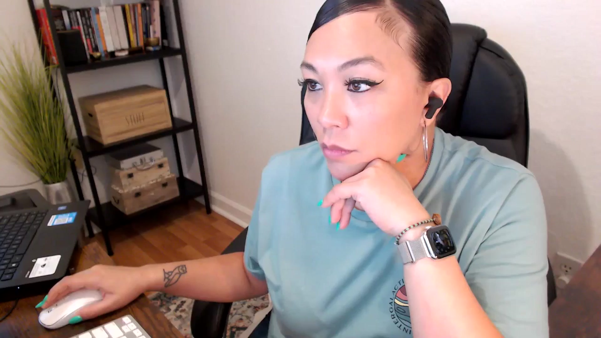Gallery image thumbnail from MickaylaMoon's myfreecams stream on, 08/08/2024, 16:23 image 7 of 20