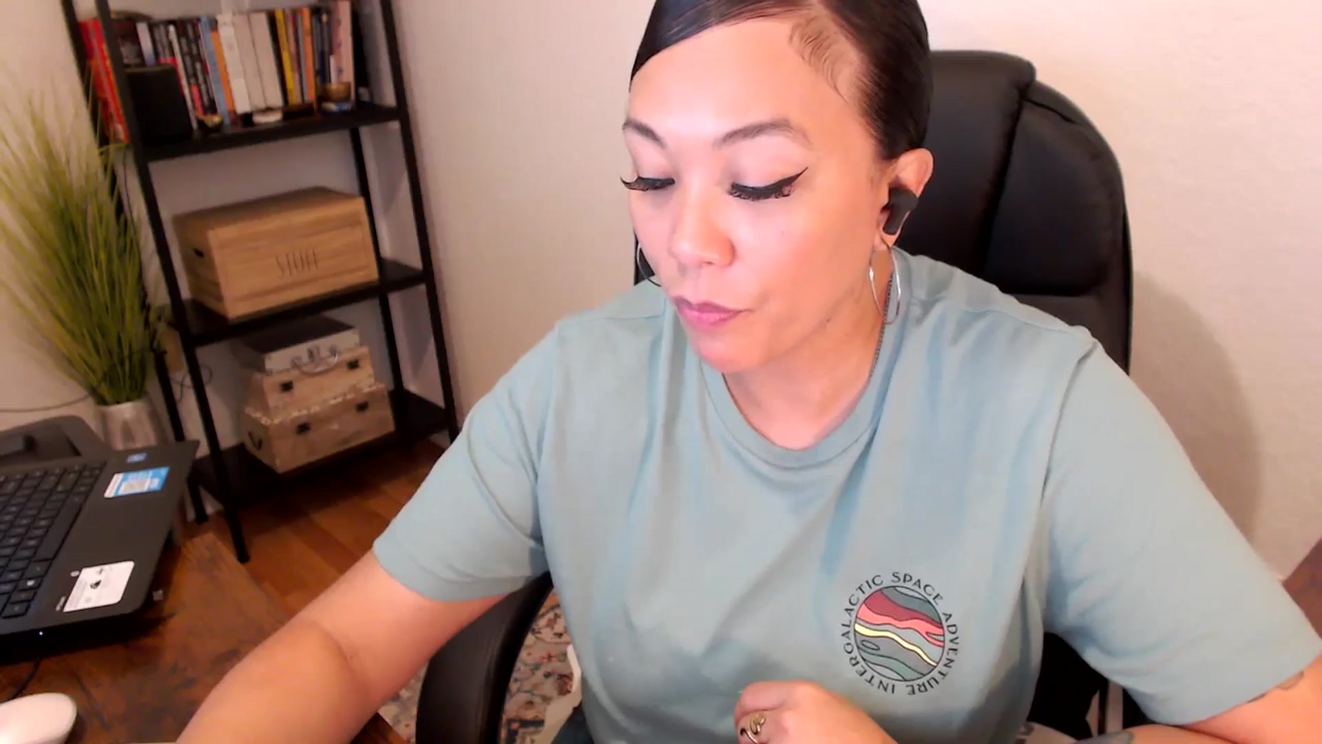 Gallery image thumbnail from MickaylaMoon's myfreecams stream on, 08/08/2024, 16:23 image 3 of 20