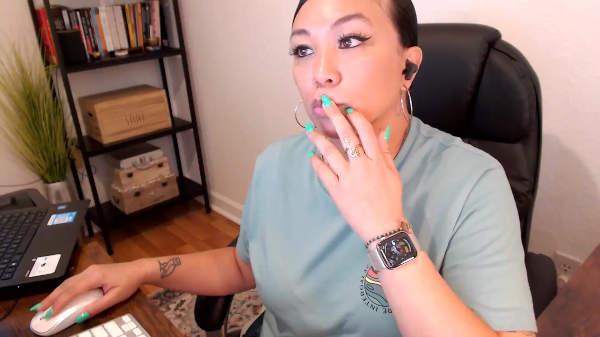 Gallery image thumbnail from MickaylaMoon's myfreecams stream on, 08/08/2024, 16:23 image 10 of 20