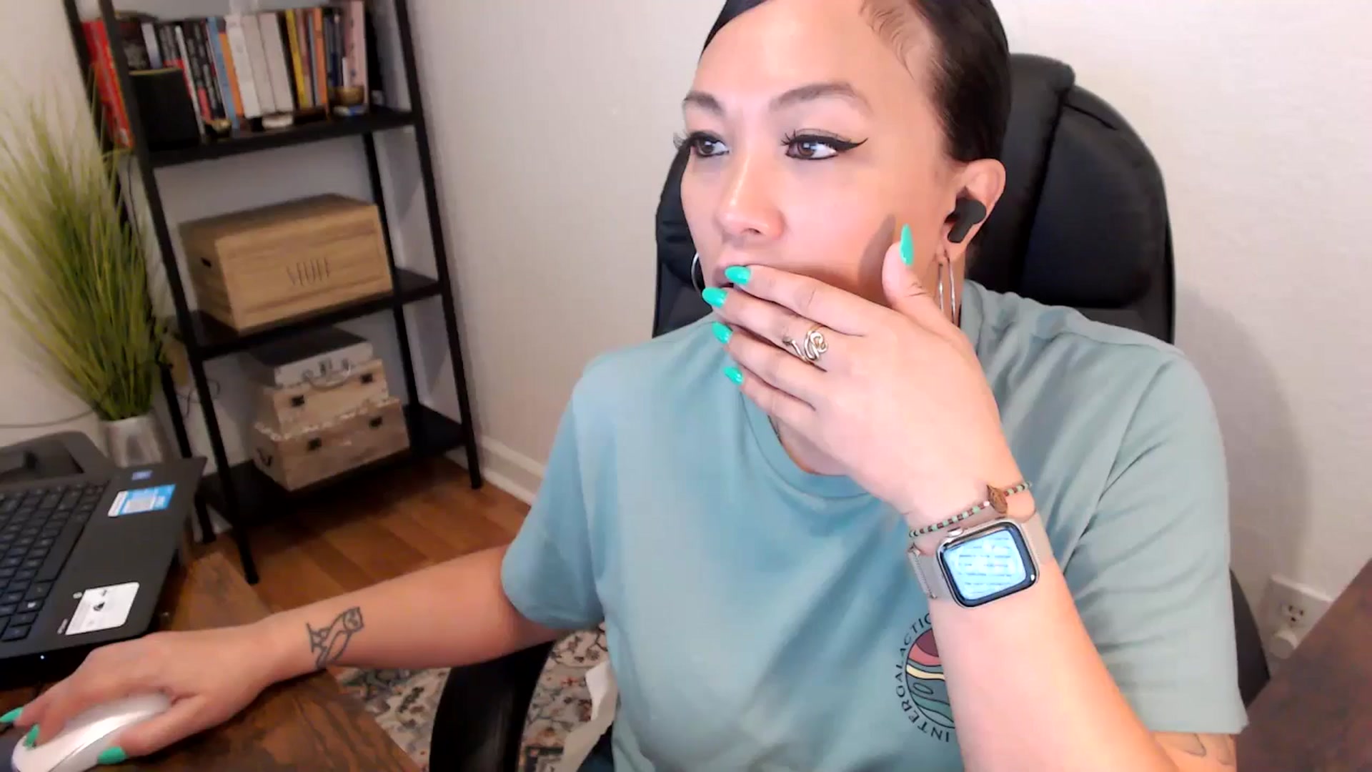 Gallery image thumbnail from MickaylaMoon's myfreecams stream on, 08/08/2024, 16:23 image 16 of 20