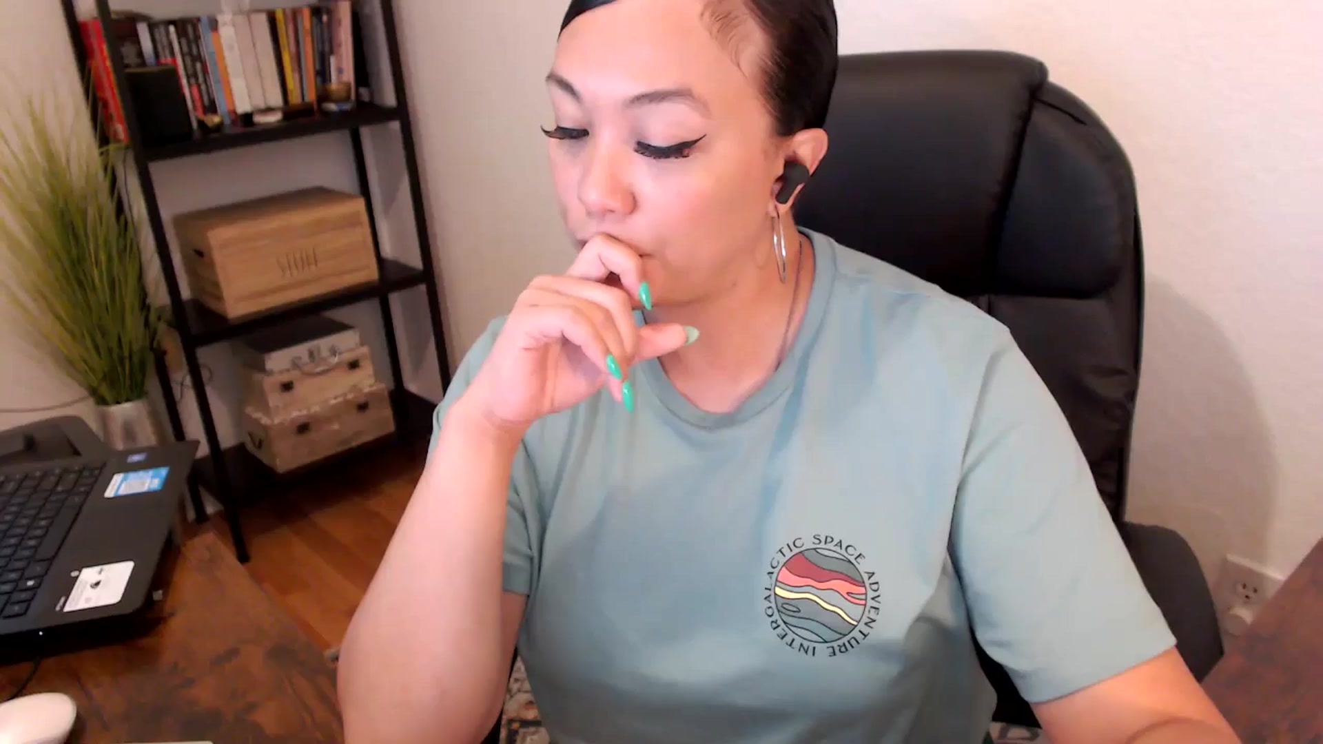 Gallery image thumbnail from MickaylaMoon's myfreecams stream on, 08/08/2024, 16:23 image 1 of 20