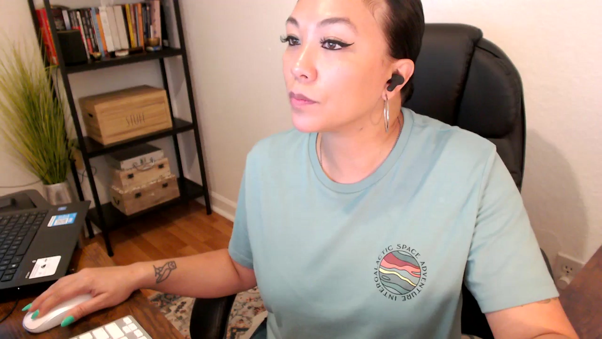Gallery image thumbnail from MickaylaMoon's myfreecams stream on, 08/08/2024, 16:23 image 5 of 20