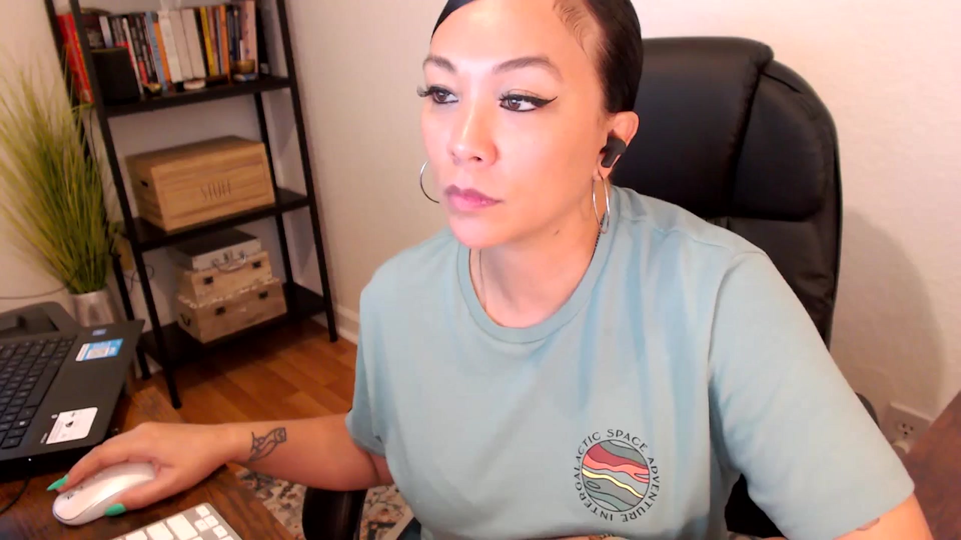 Gallery image thumbnail from MickaylaMoon's myfreecams stream on, 08/08/2024, 16:23 image 6 of 20