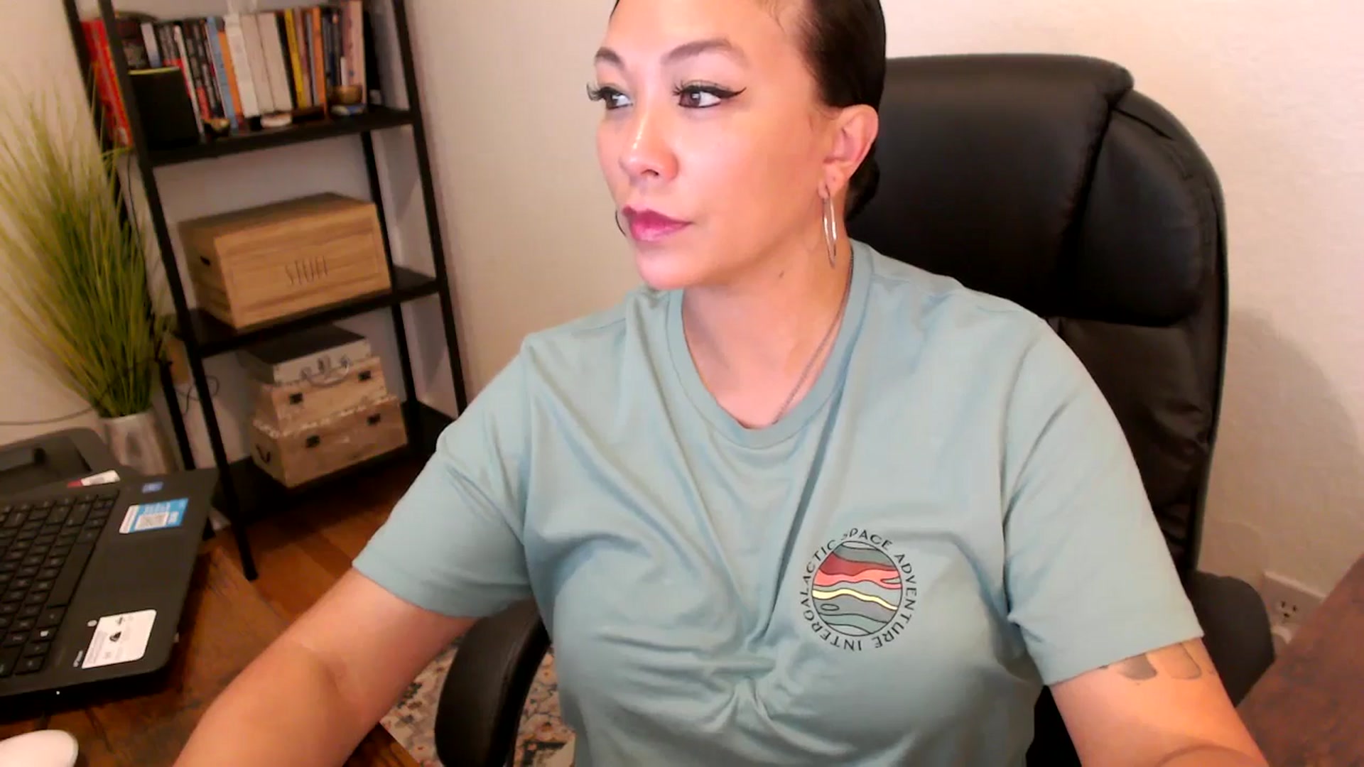 Gallery image thumbnail from MickaylaMoon's myfreecams stream on, 08/08/2024, 17:40 image 16 of 20