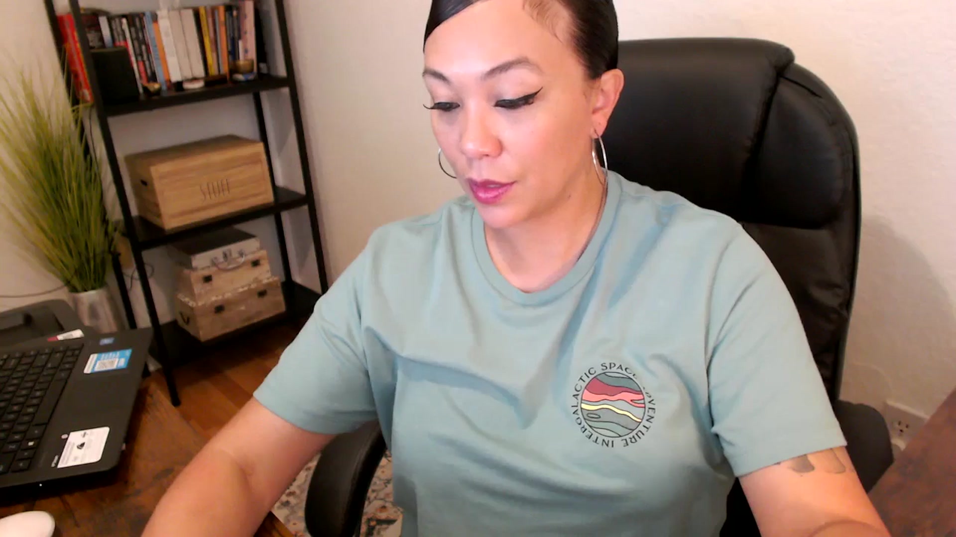 Gallery image thumbnail from MickaylaMoon's myfreecams stream on, 08/08/2024, 17:40 image 15 of 20