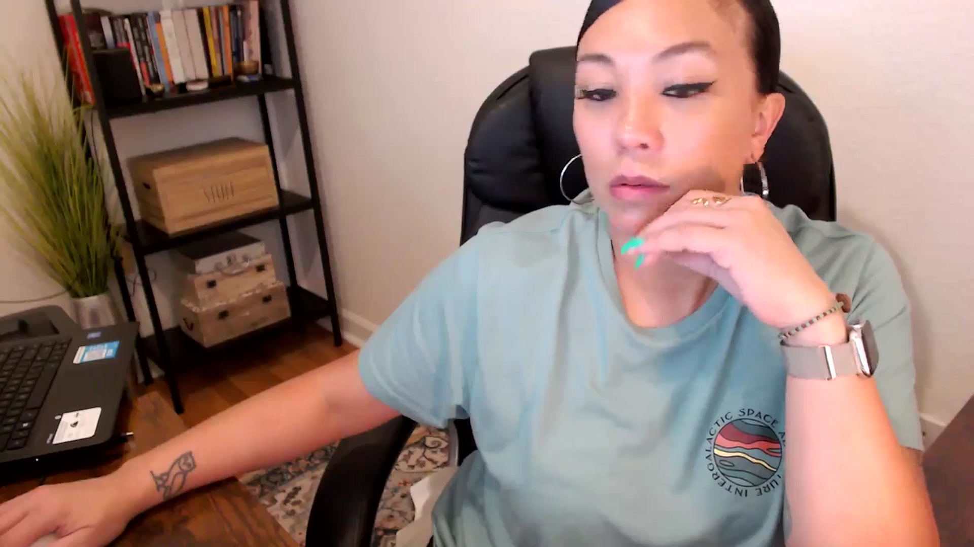 Gallery image thumbnail from MickaylaMoon's myfreecams stream on, 08/08/2024, 17:40 image 2 of 20