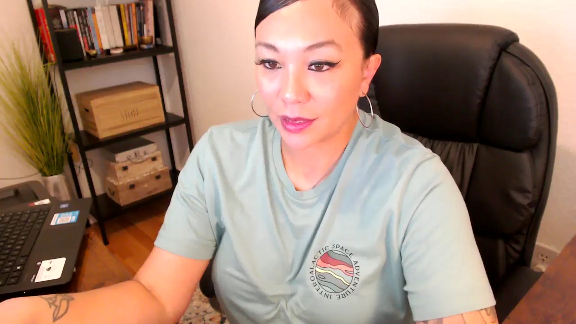 Gallery image thumbnail from MickaylaMoon's myfreecams stream on, 08/08/2024, 17:40 image 18 of 20