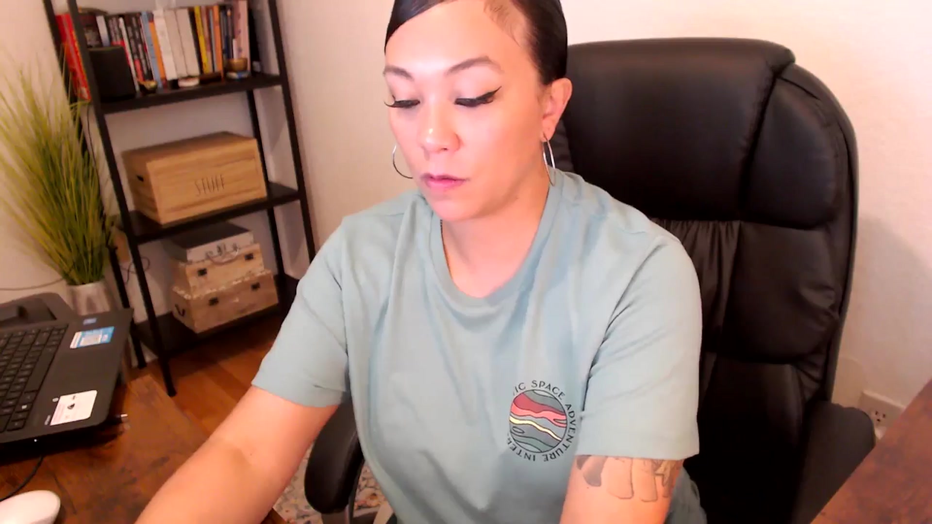 Gallery image thumbnail from MickaylaMoon's myfreecams stream on, 08/08/2024, 17:40 image 5 of 20